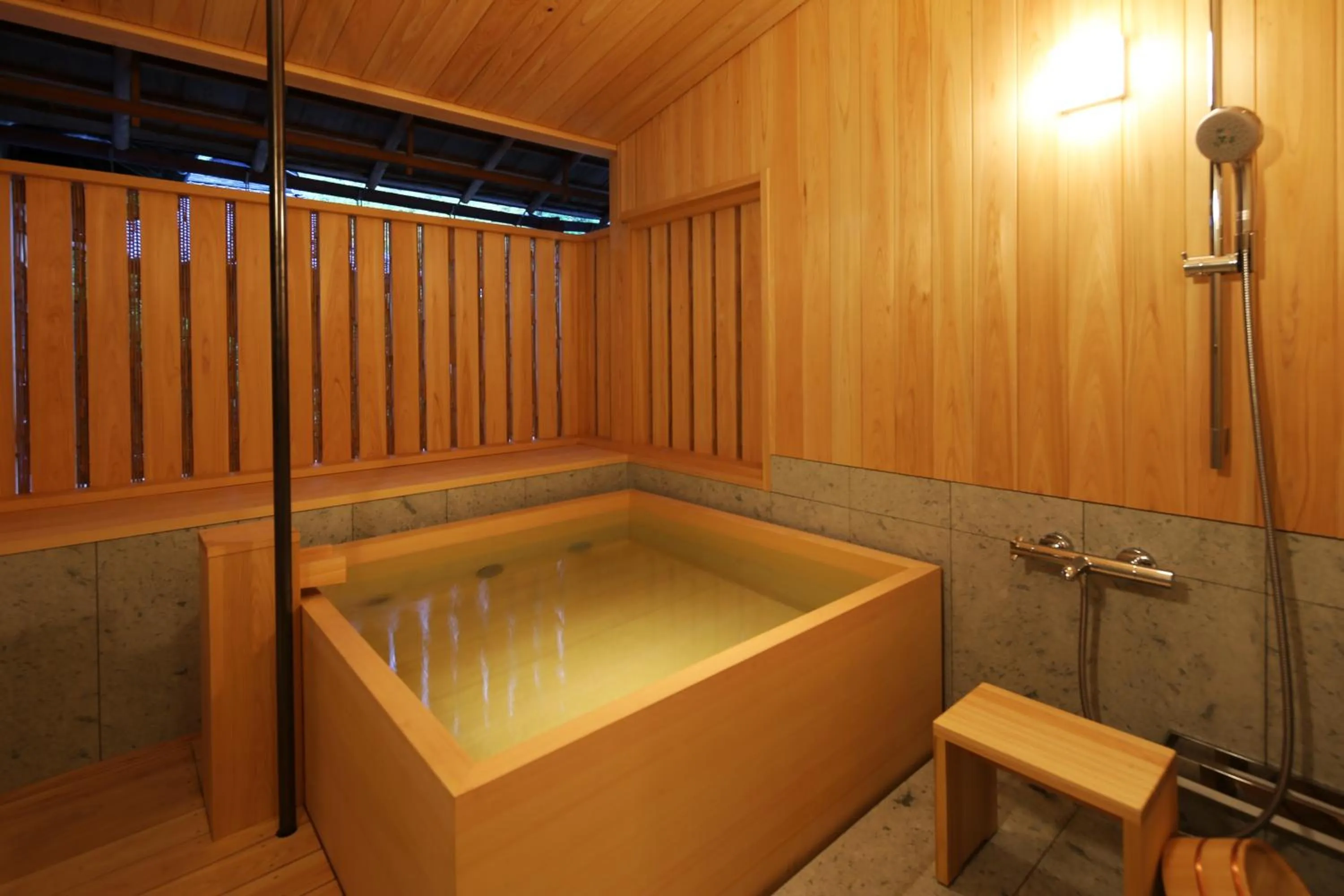 Bath in Nishimuraya Honkan