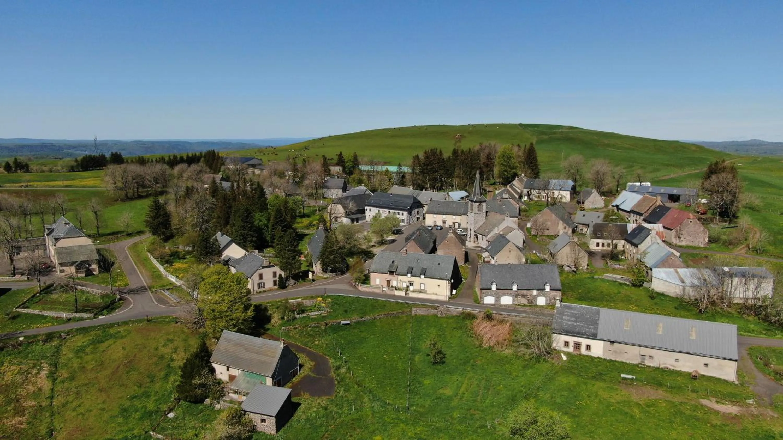 Natural landscape in Auberge du Cezallier