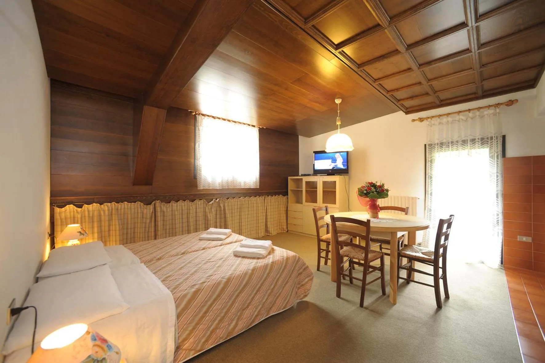 Day, Bed in Residence Regina Delle Dolomiti