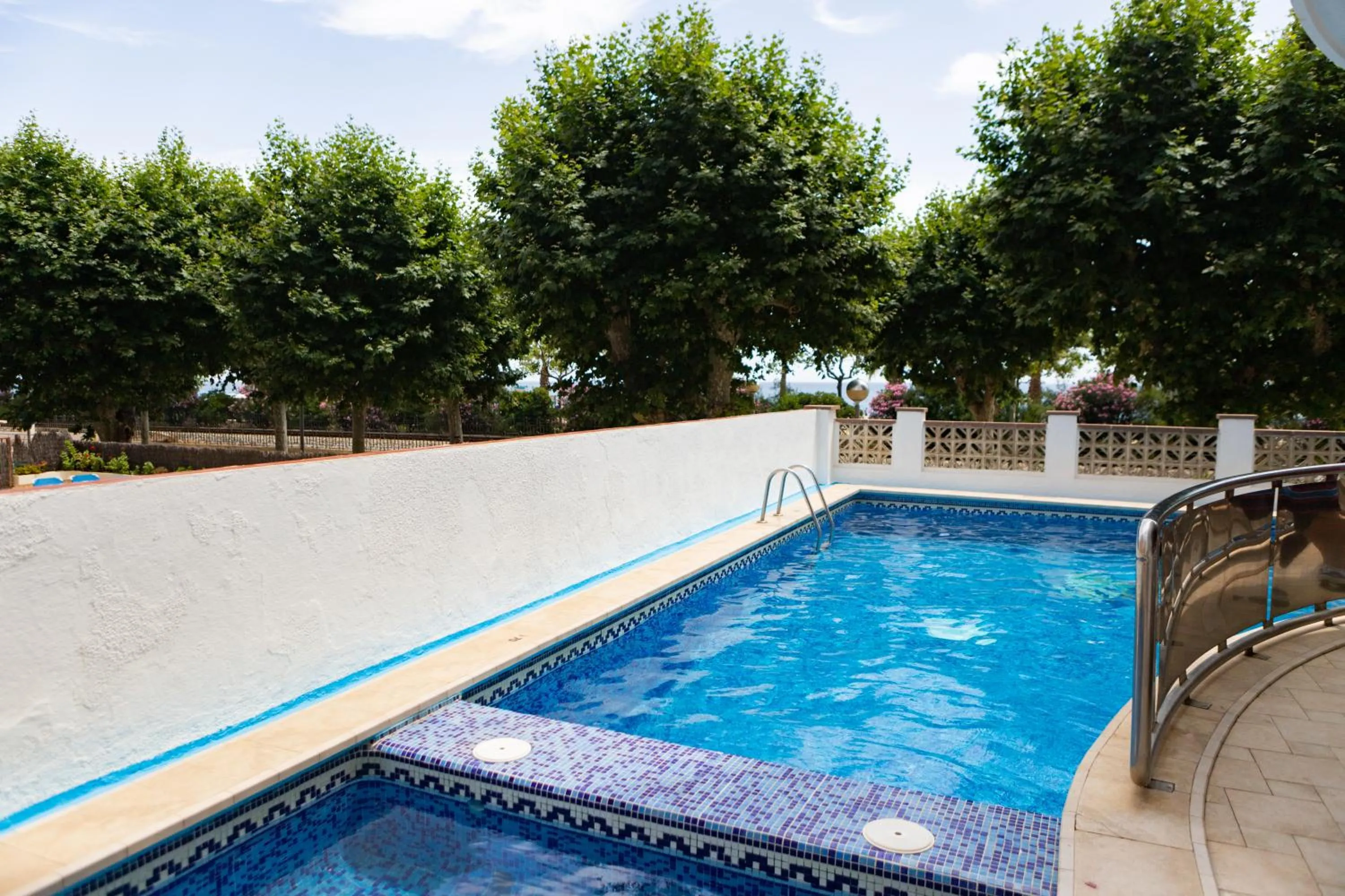 Swimming pool in Hotel Haromar