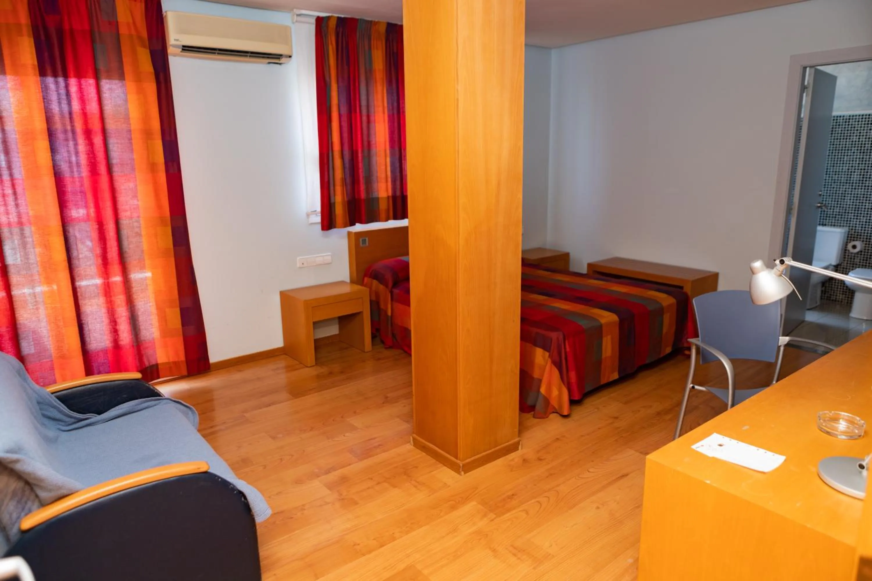 Photo of the whole room in Hotel Haromar