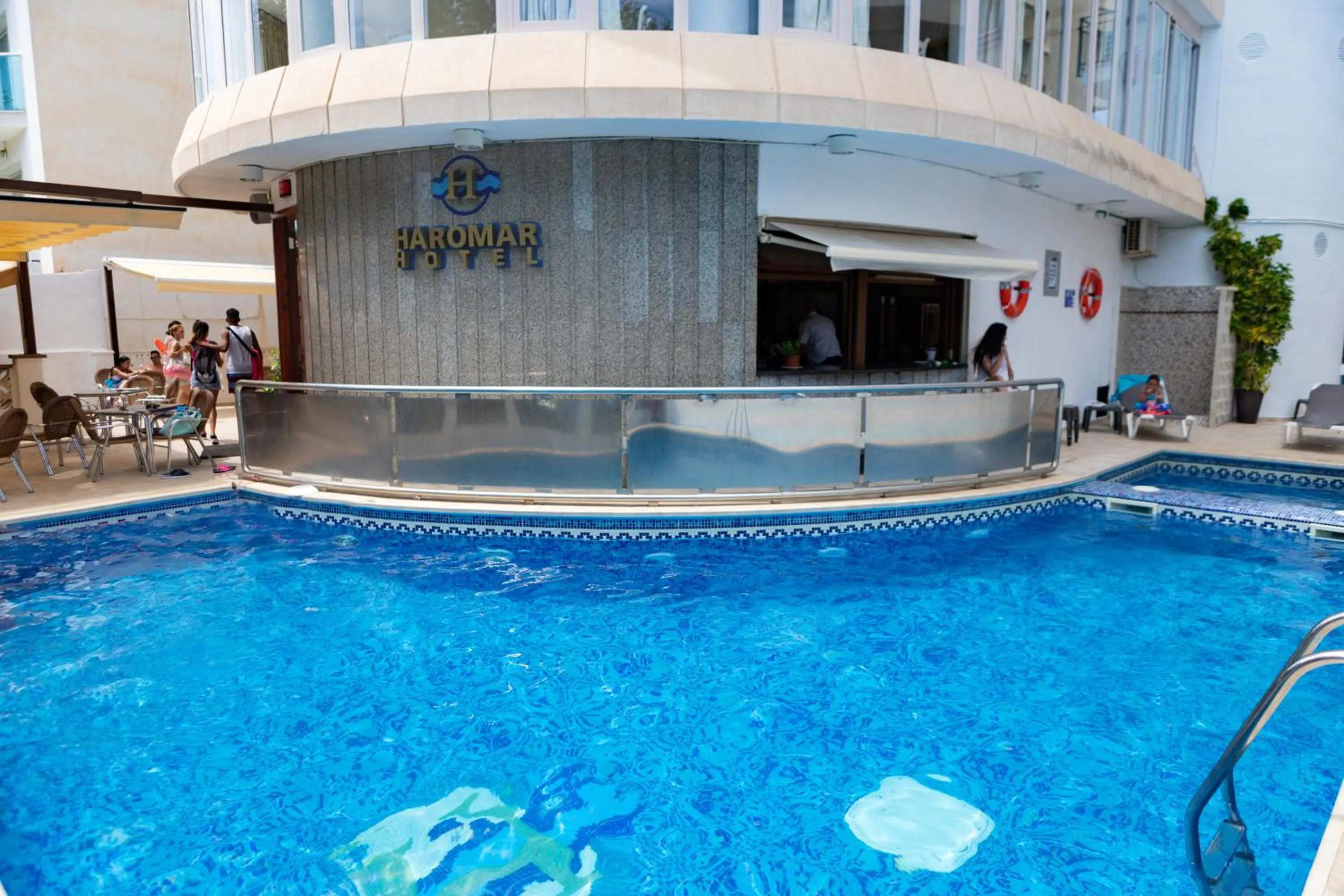 Swimming pool in Hotel Haromar