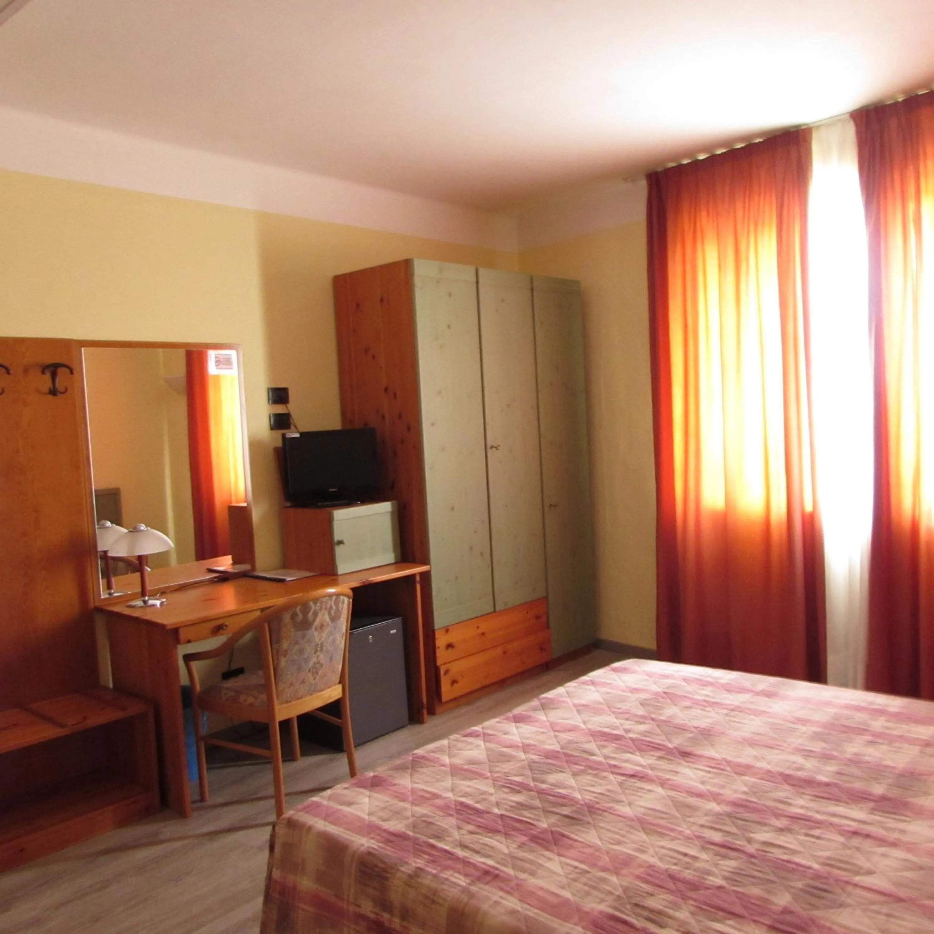 Bed in Hotel Alpi Del Mare