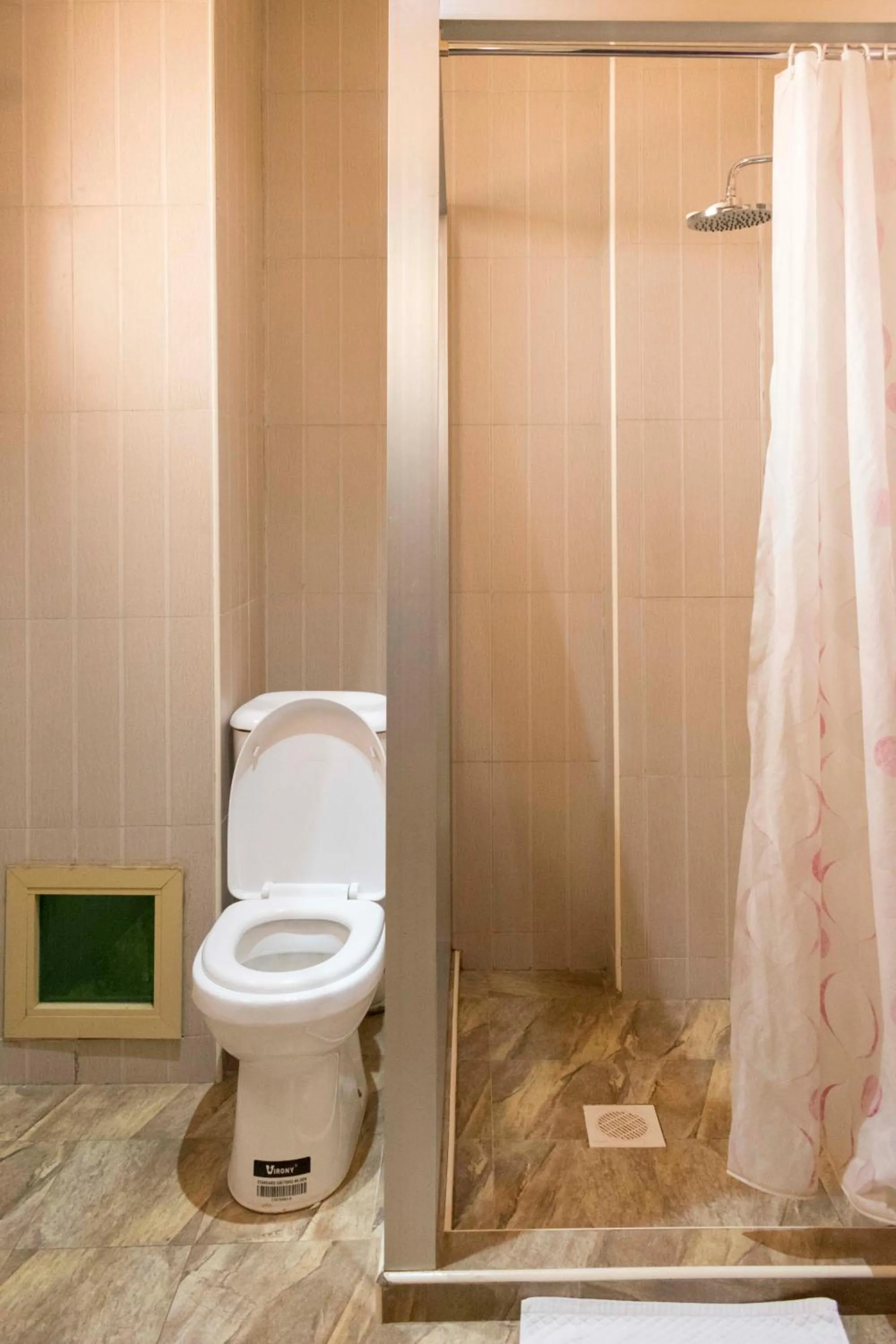 Shower in Easy View Hotel Mbarara