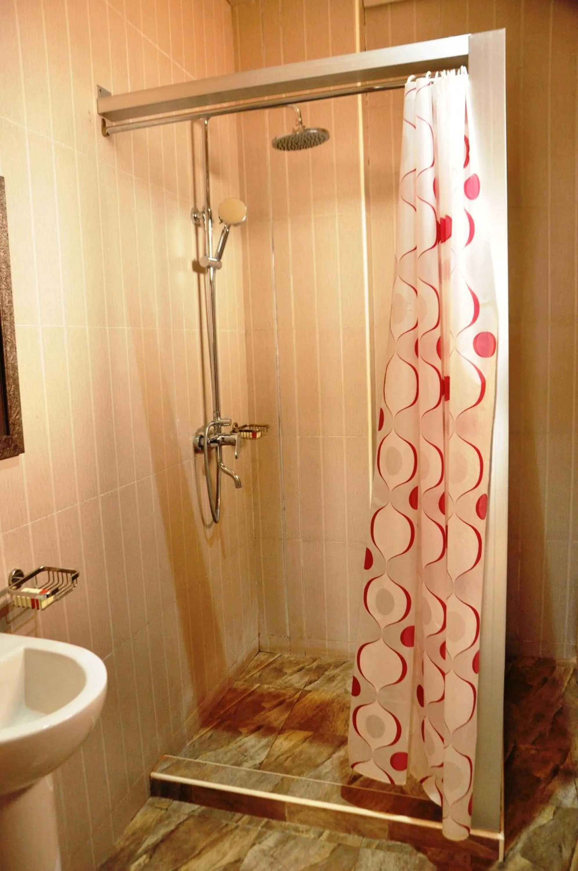 Shower in Easy View Hotel Mbarara