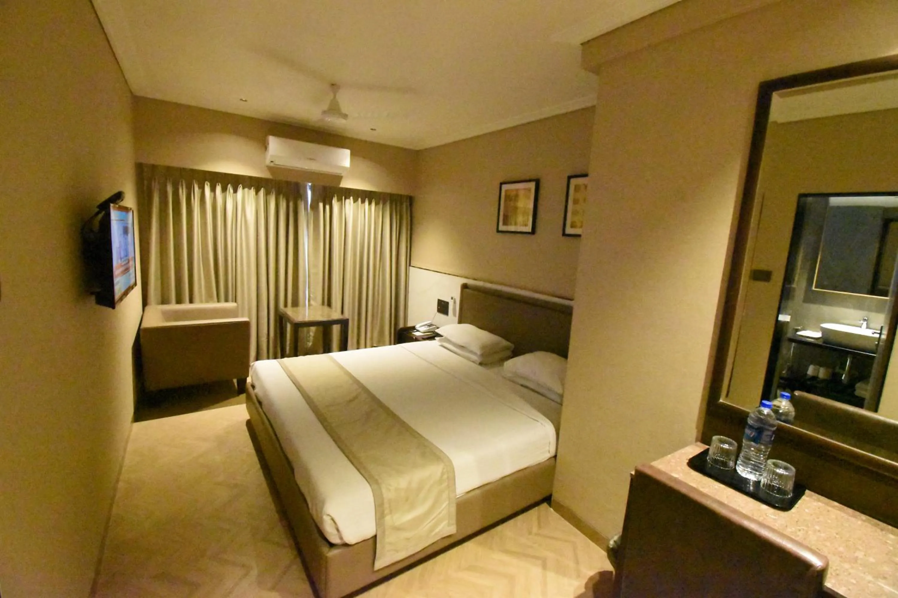 Bed in Kings International Juhu