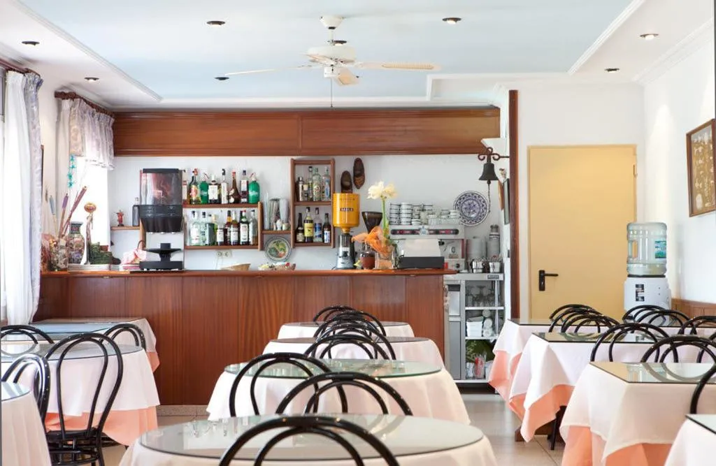 Restaurant/places to eat in Hotel Montana by Bossh! Hotels