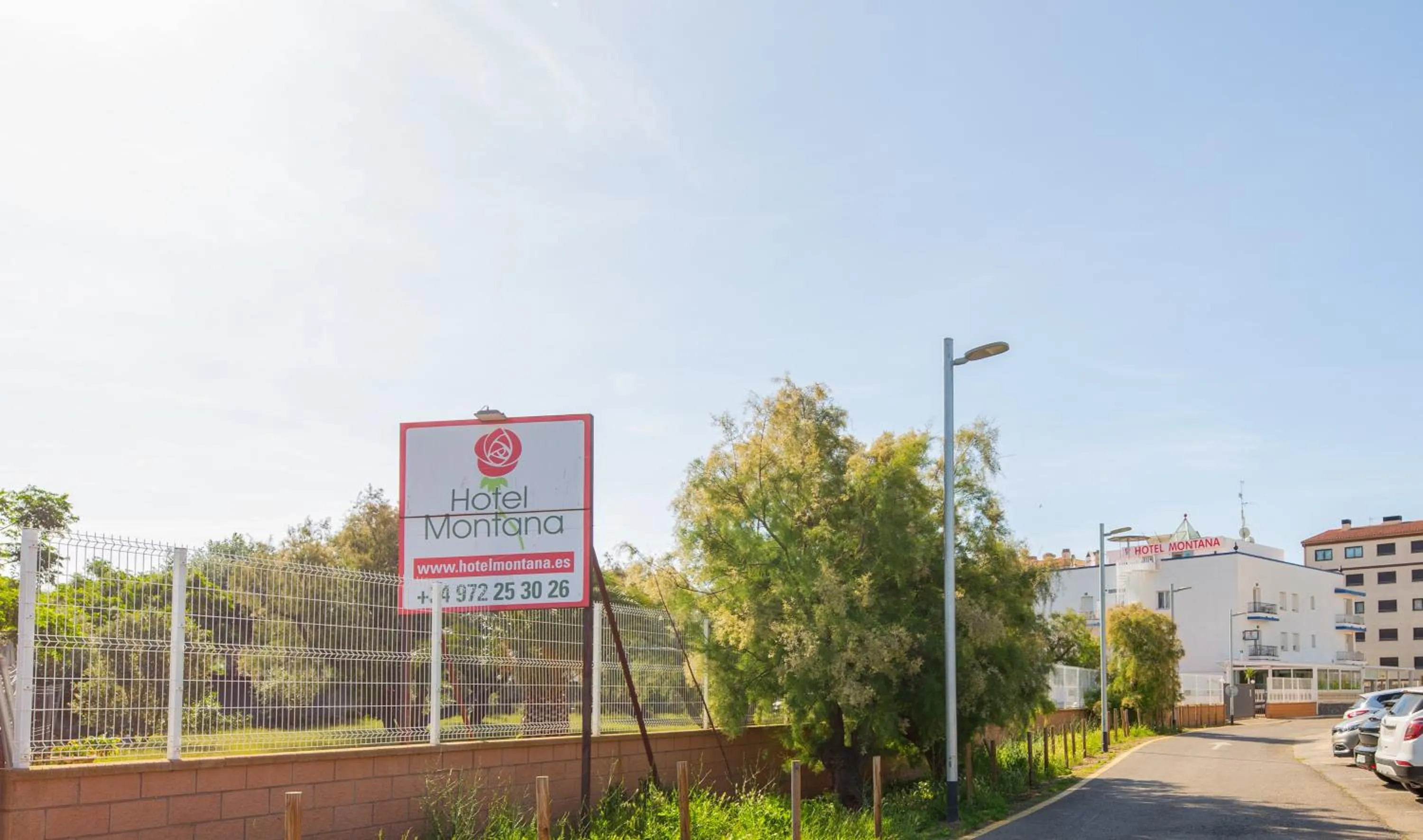 Property building in Hotel Montana by Bossh! Hotels