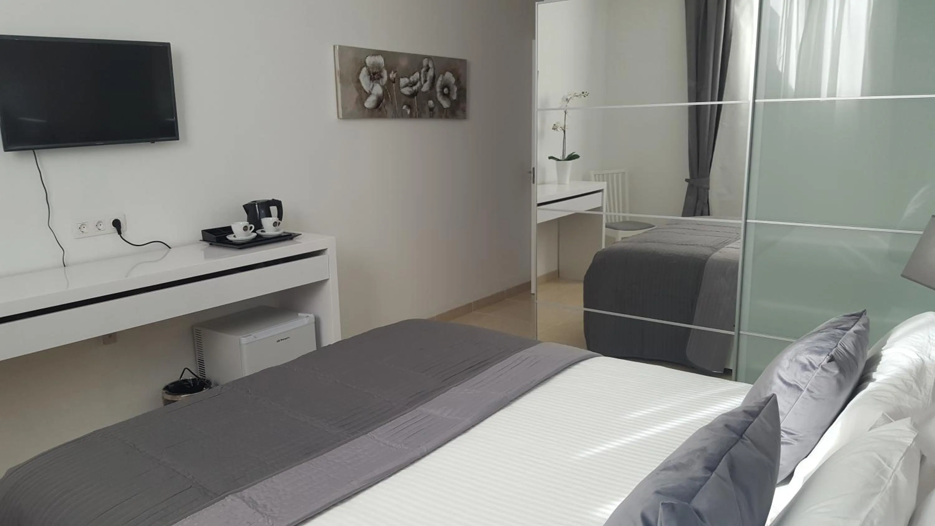 Coffee/tea facilities, Bed in VillaFonzie Adults Only Gayfriendly