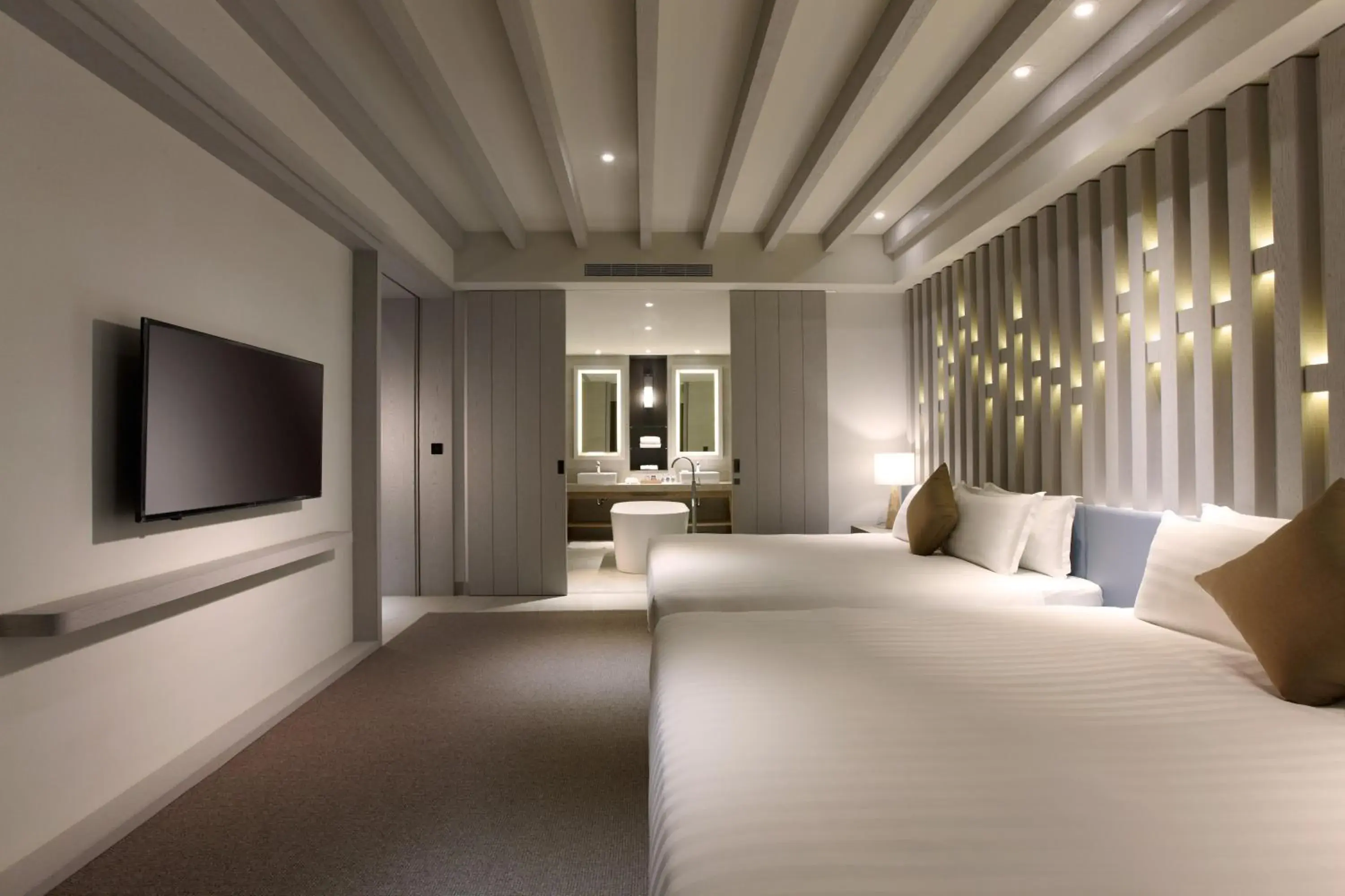 Bedroom, Bed in Discovery Hotel Bedroom, Bed in Discovery Hotel