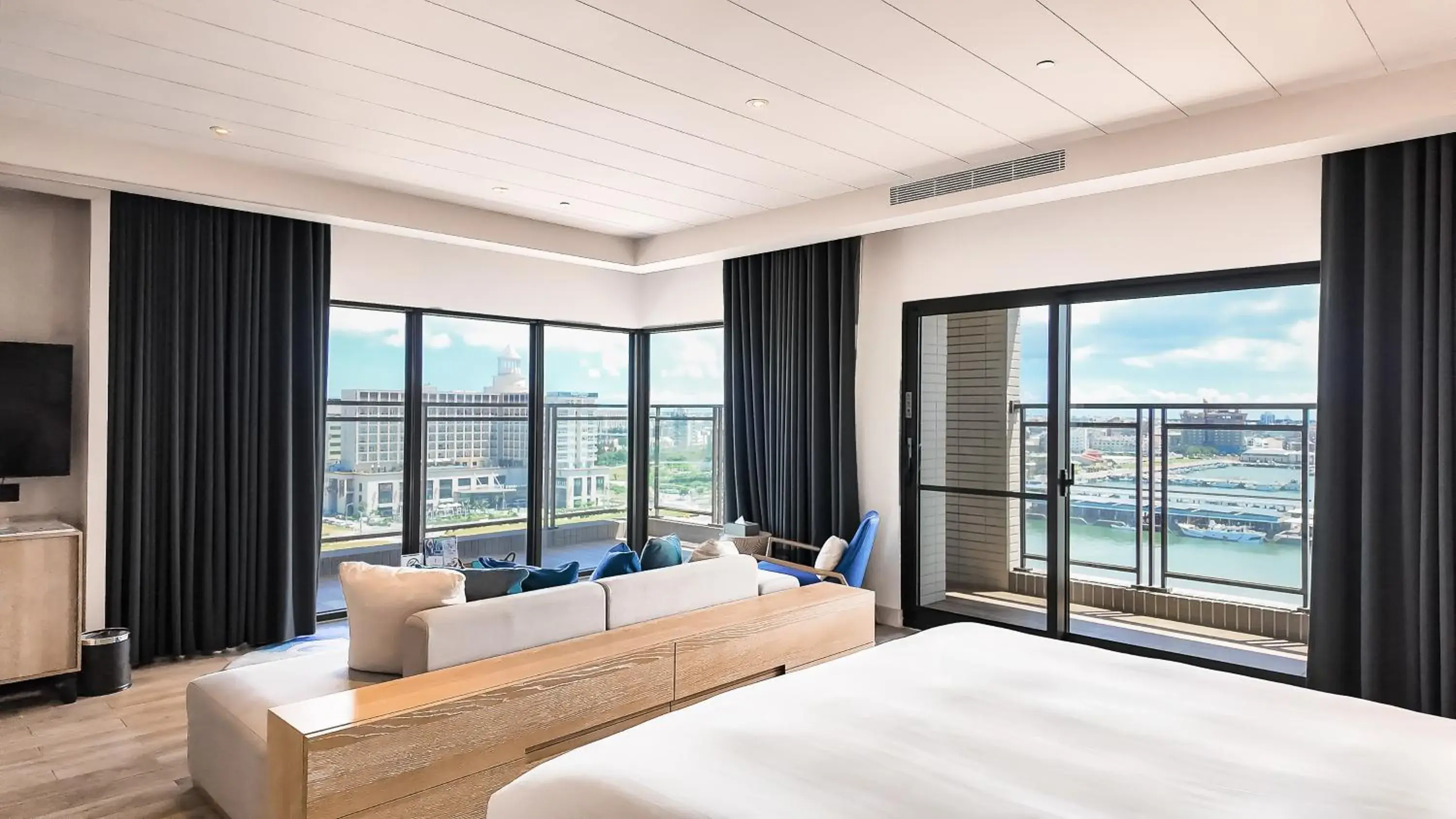 Bed in Discovery Hotel Bed in Discovery Hotel