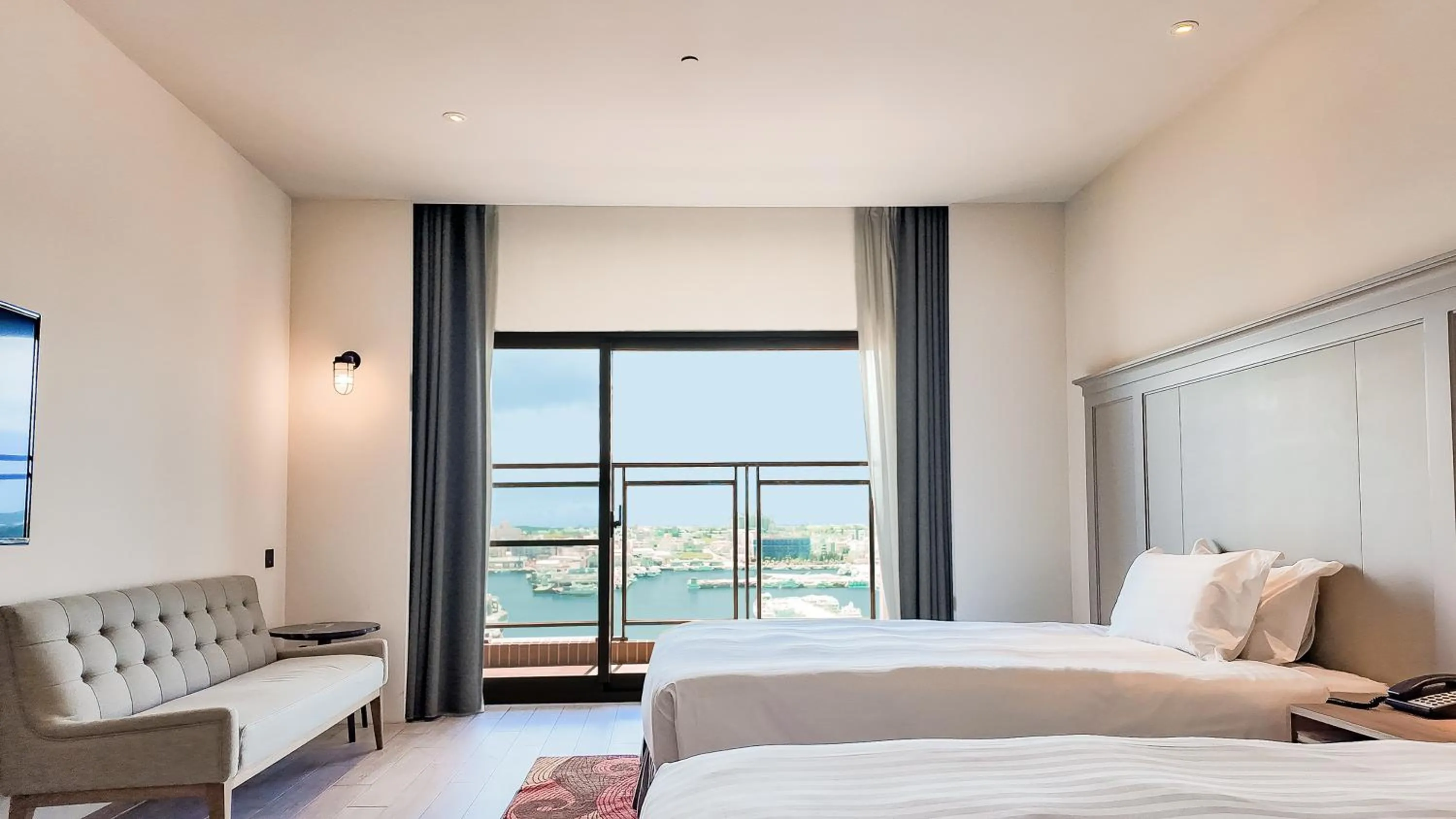 Bed in Discovery Hotel