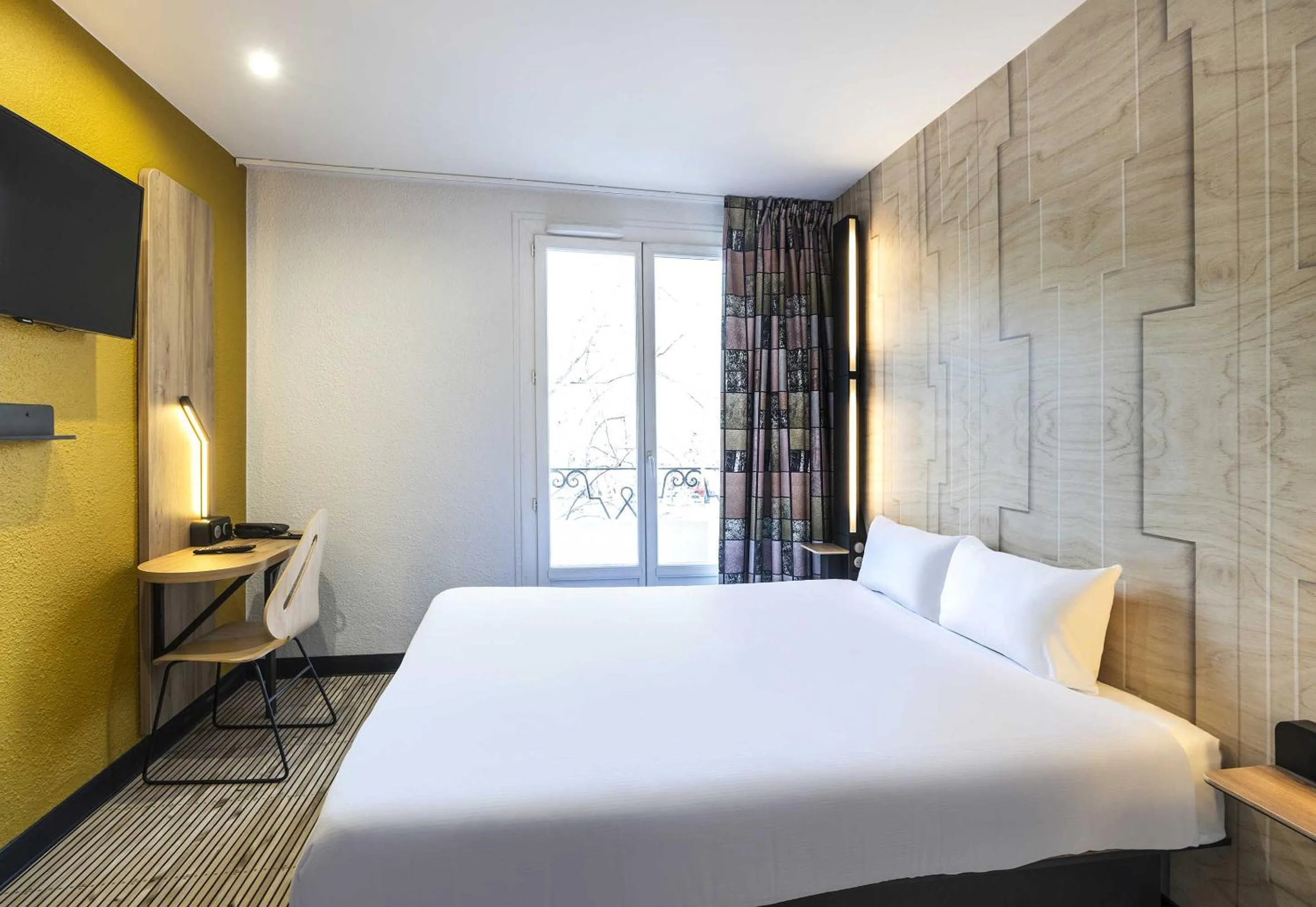 Bedroom, Bed in B&B HOTEL Perpignan Centre