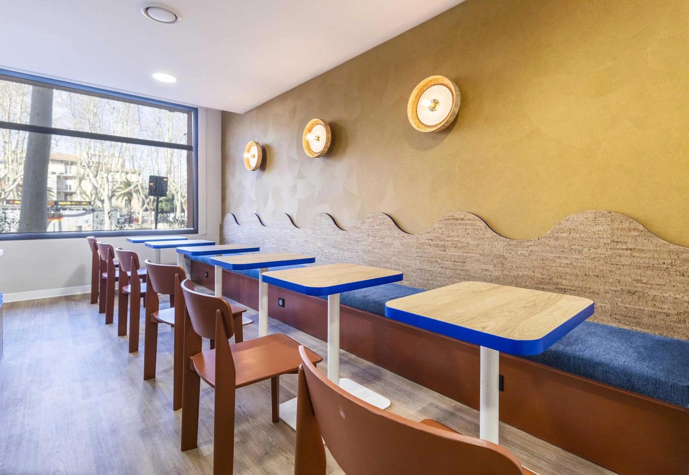 Restaurant/places to eat in B&B HOTEL Perpignan Centre