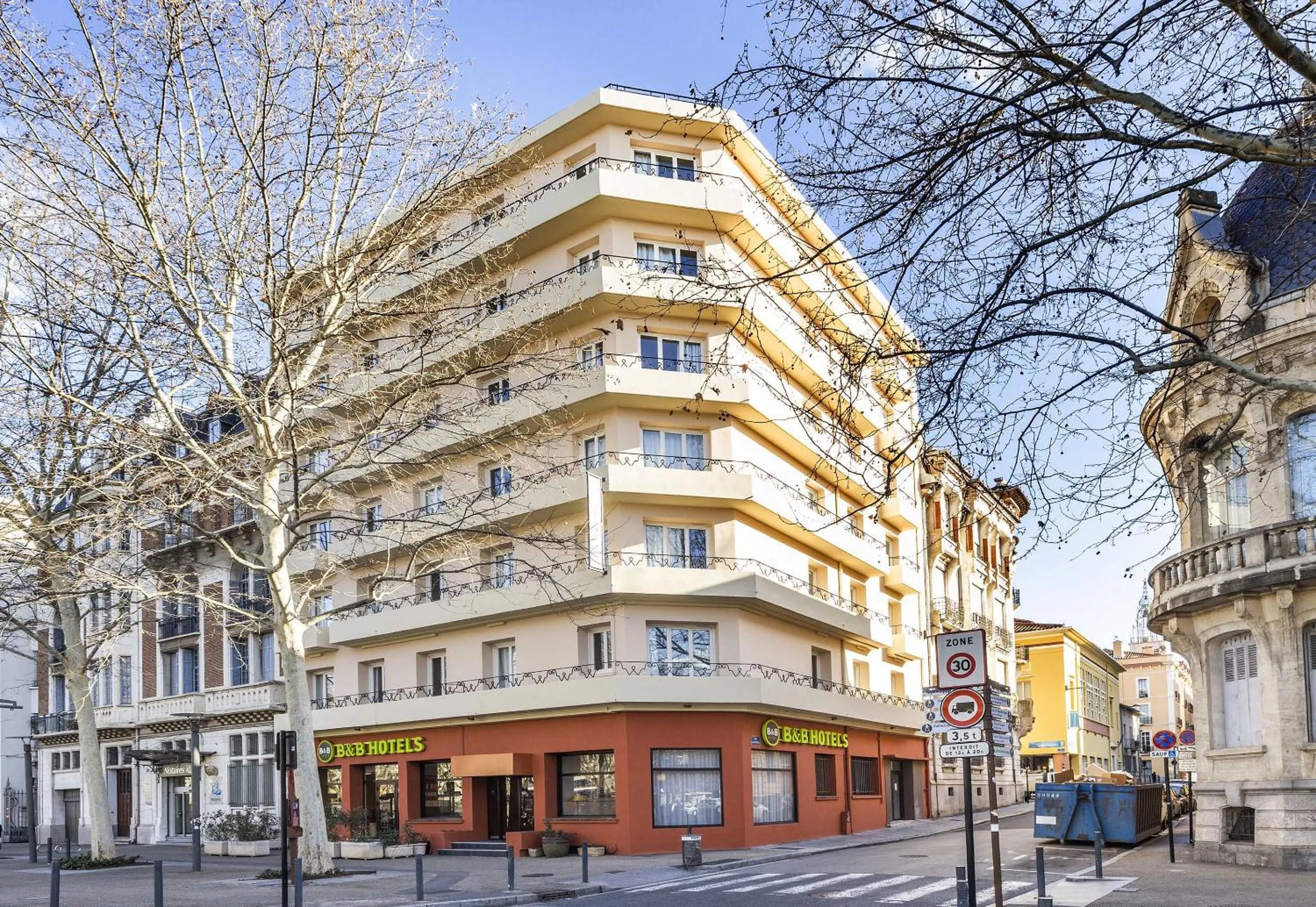 Property building in B&B HOTEL Perpignan Centre