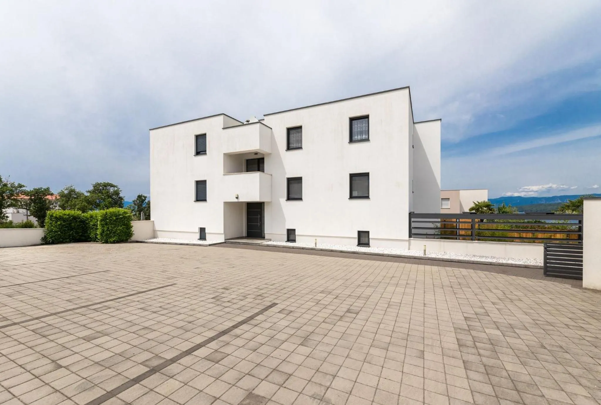 Property building in Casa Bella