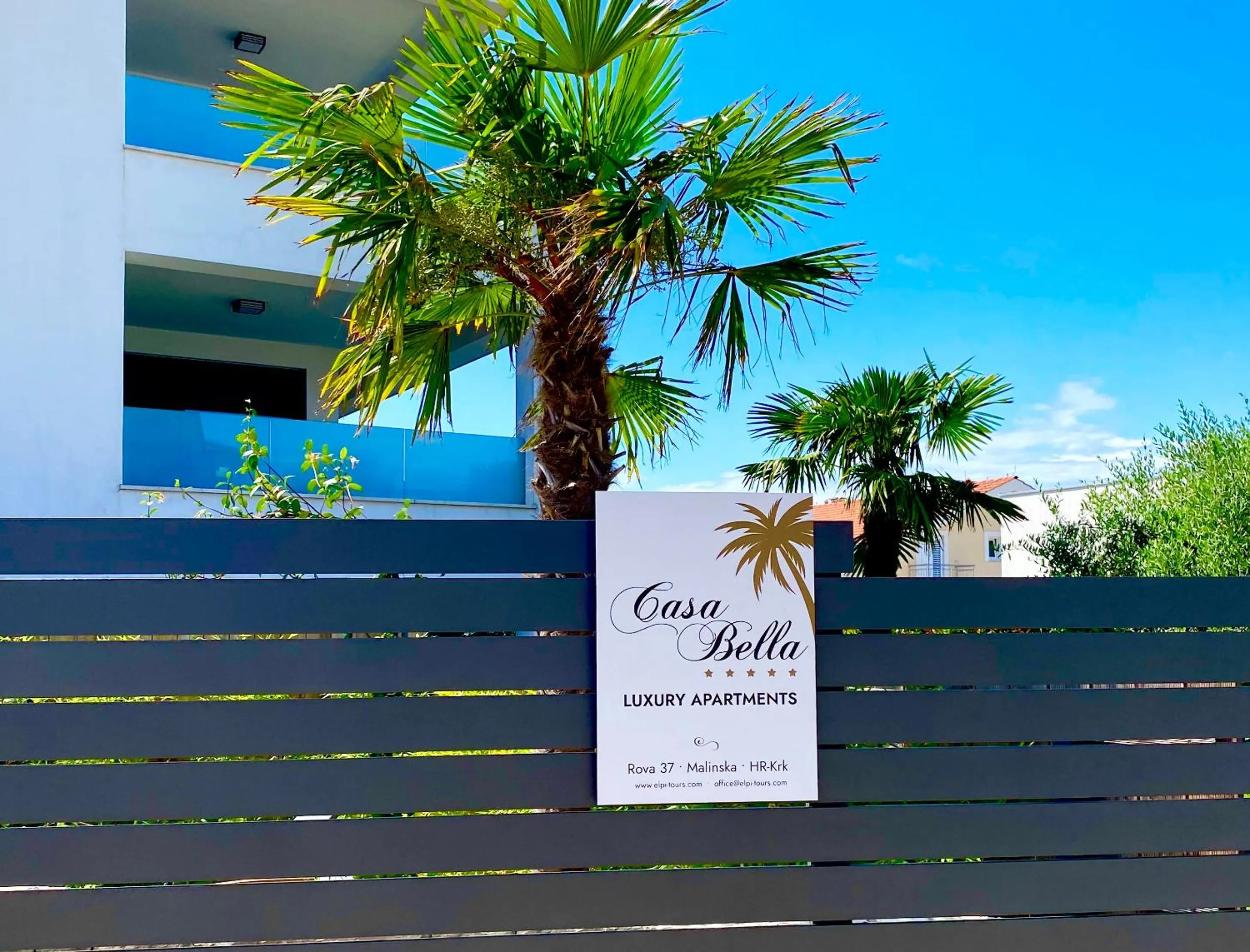 Property building in Casa Bella