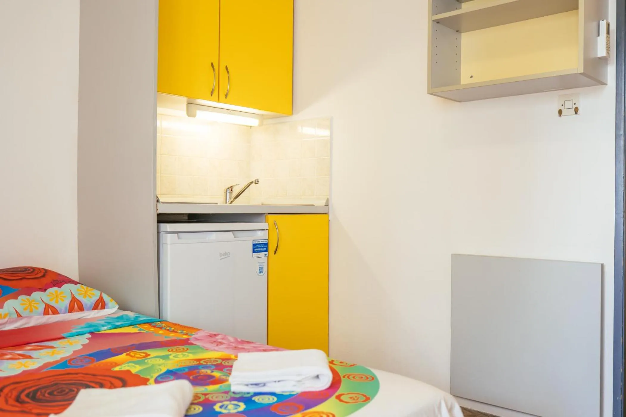 Kitchen or kitchenette, Bed in ŠD Portorož Hostel Korotan