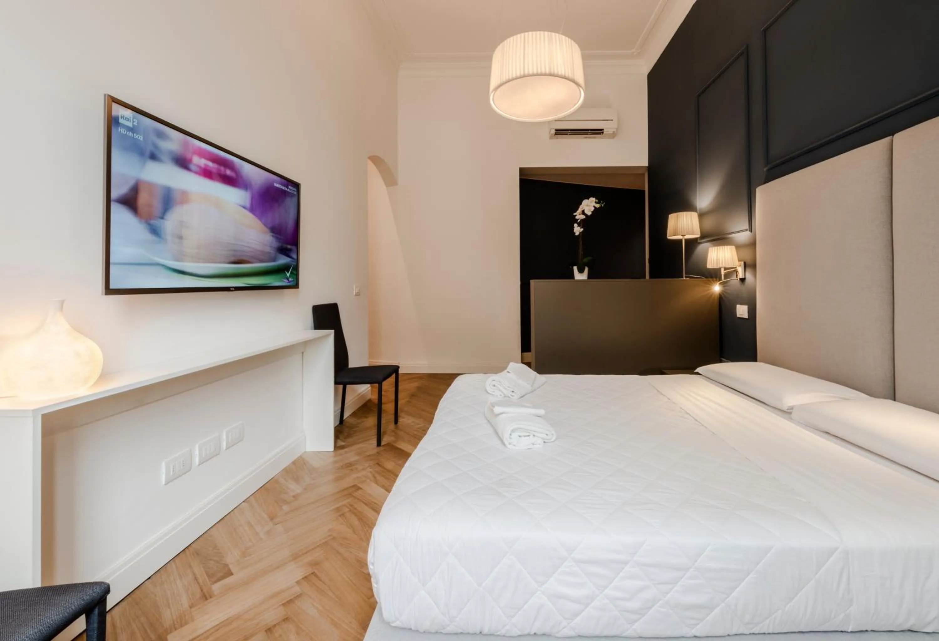 Photo of the whole room, Bed in Daphne Guest House