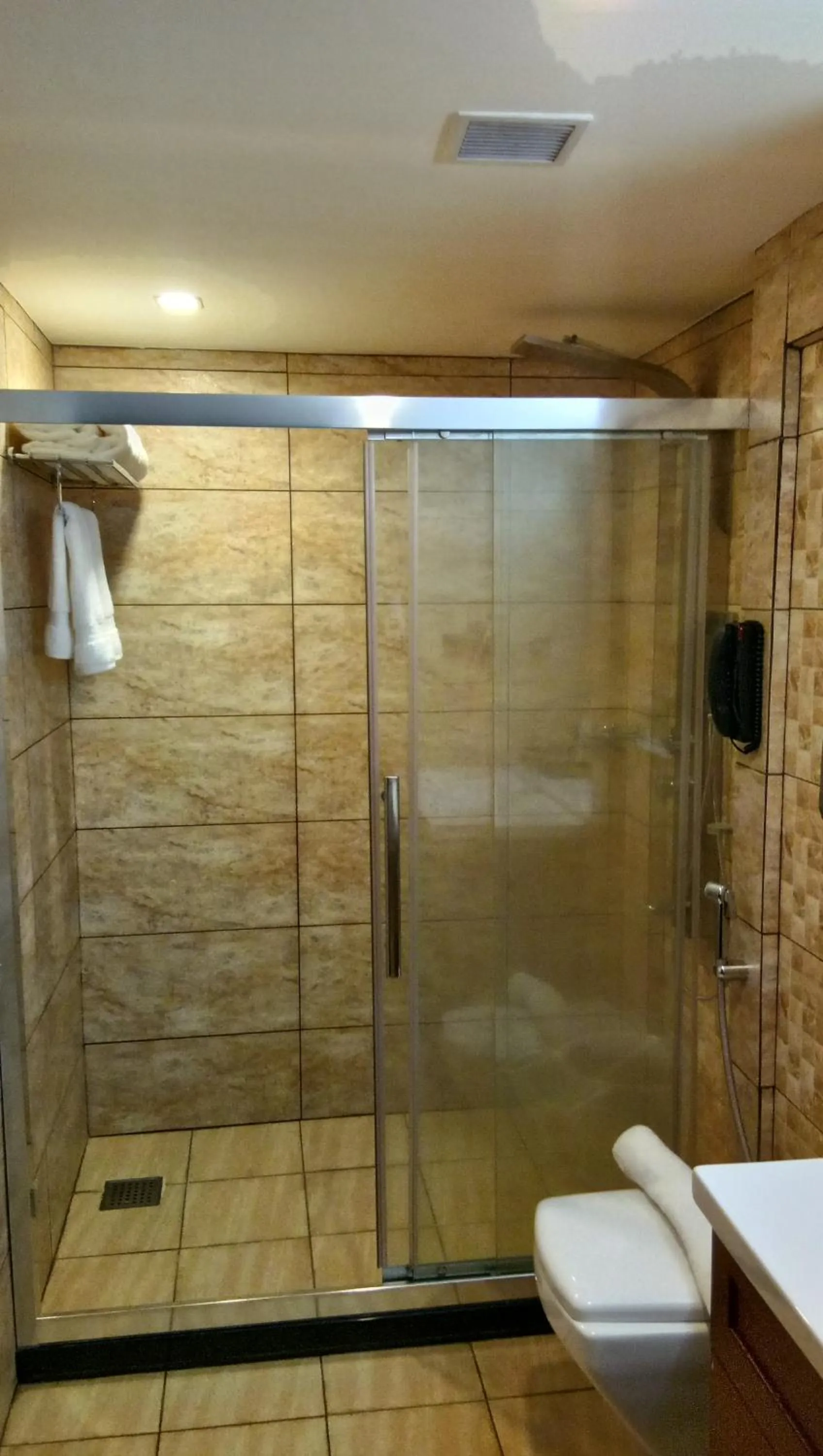 Shower in Hotel Karthika Park