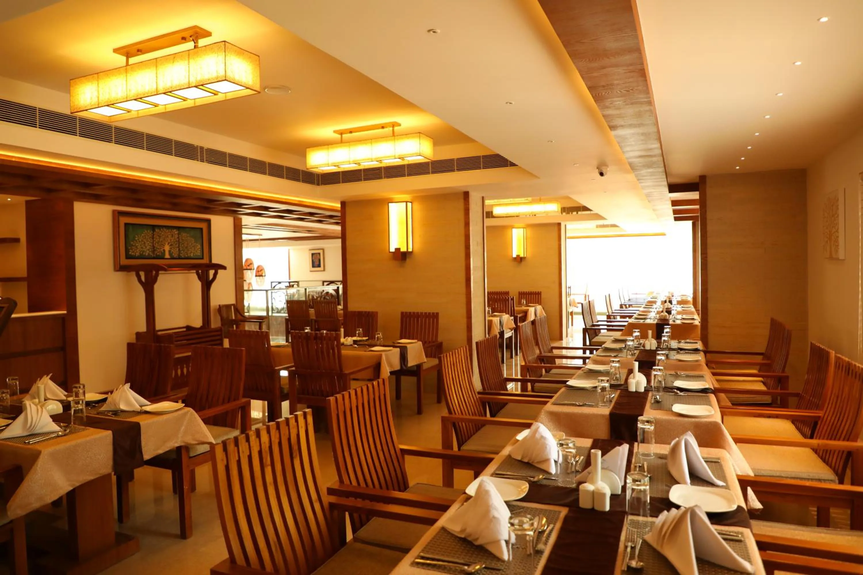 Restaurant/places to eat in Hotel Karthika Park