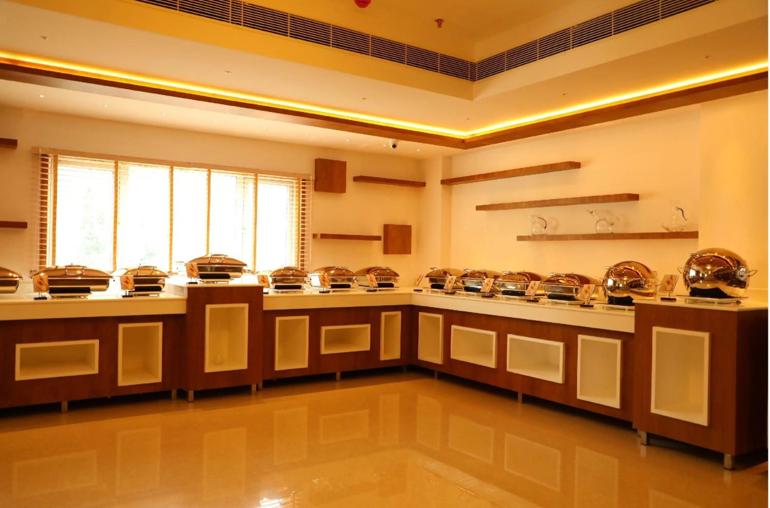 Restaurant/places to eat in Hotel Karthika Park
