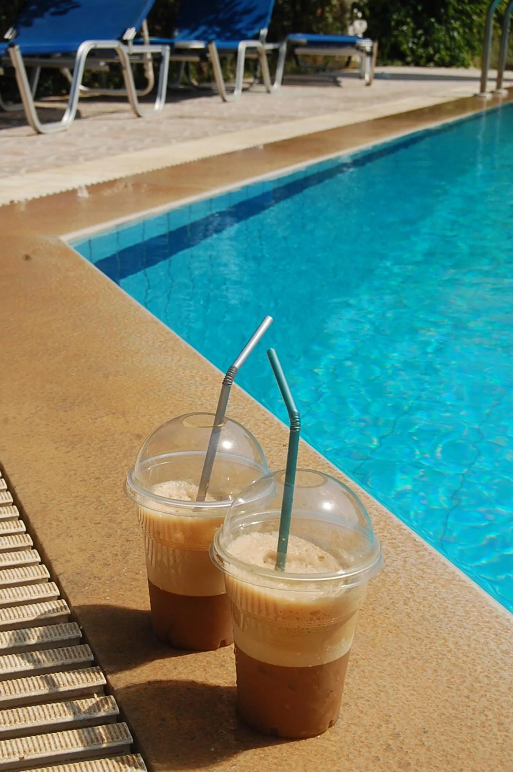 Coffee/tea facilities in Violetta Hotel