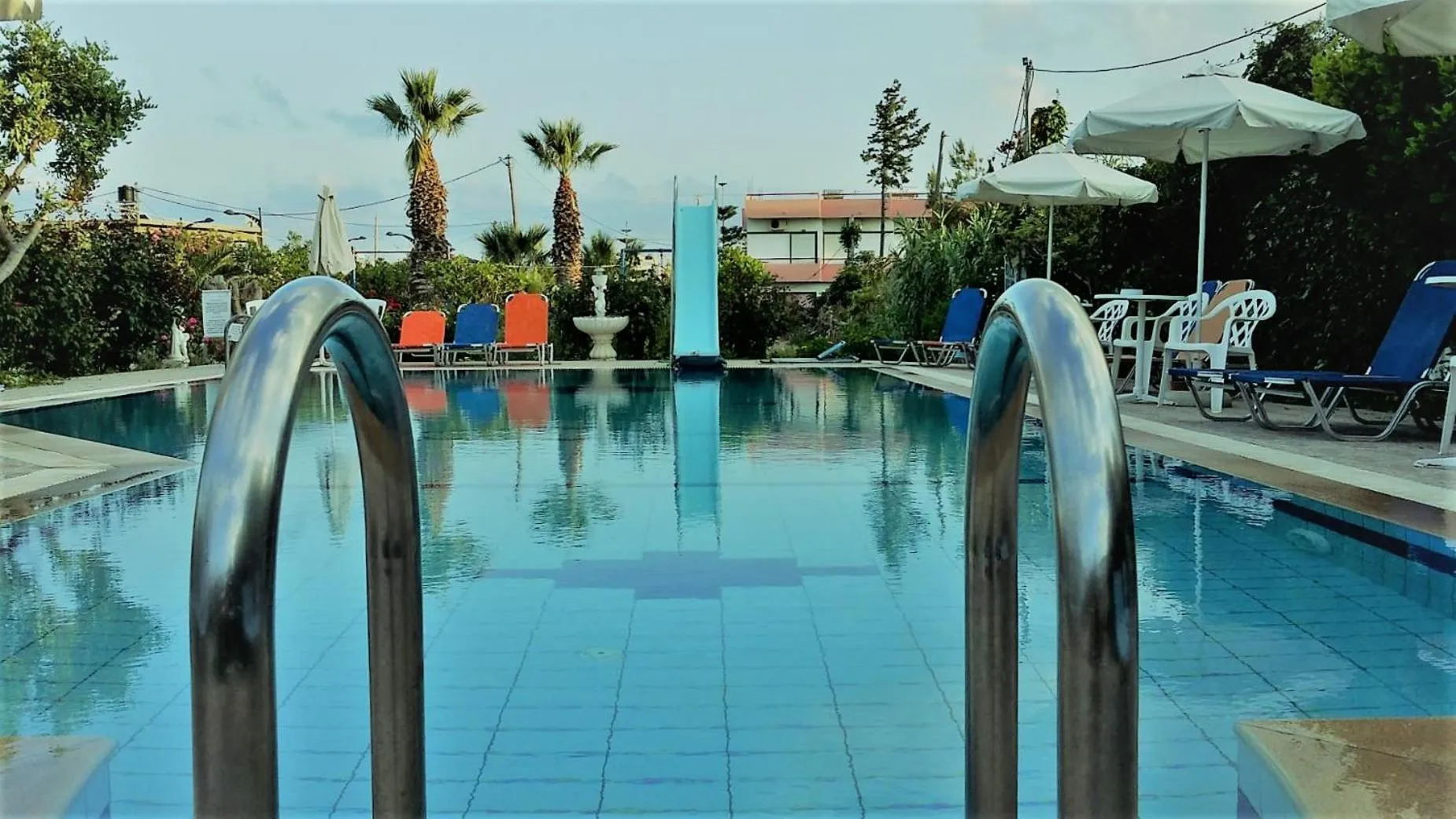 Swimming pool in Violetta Hotel