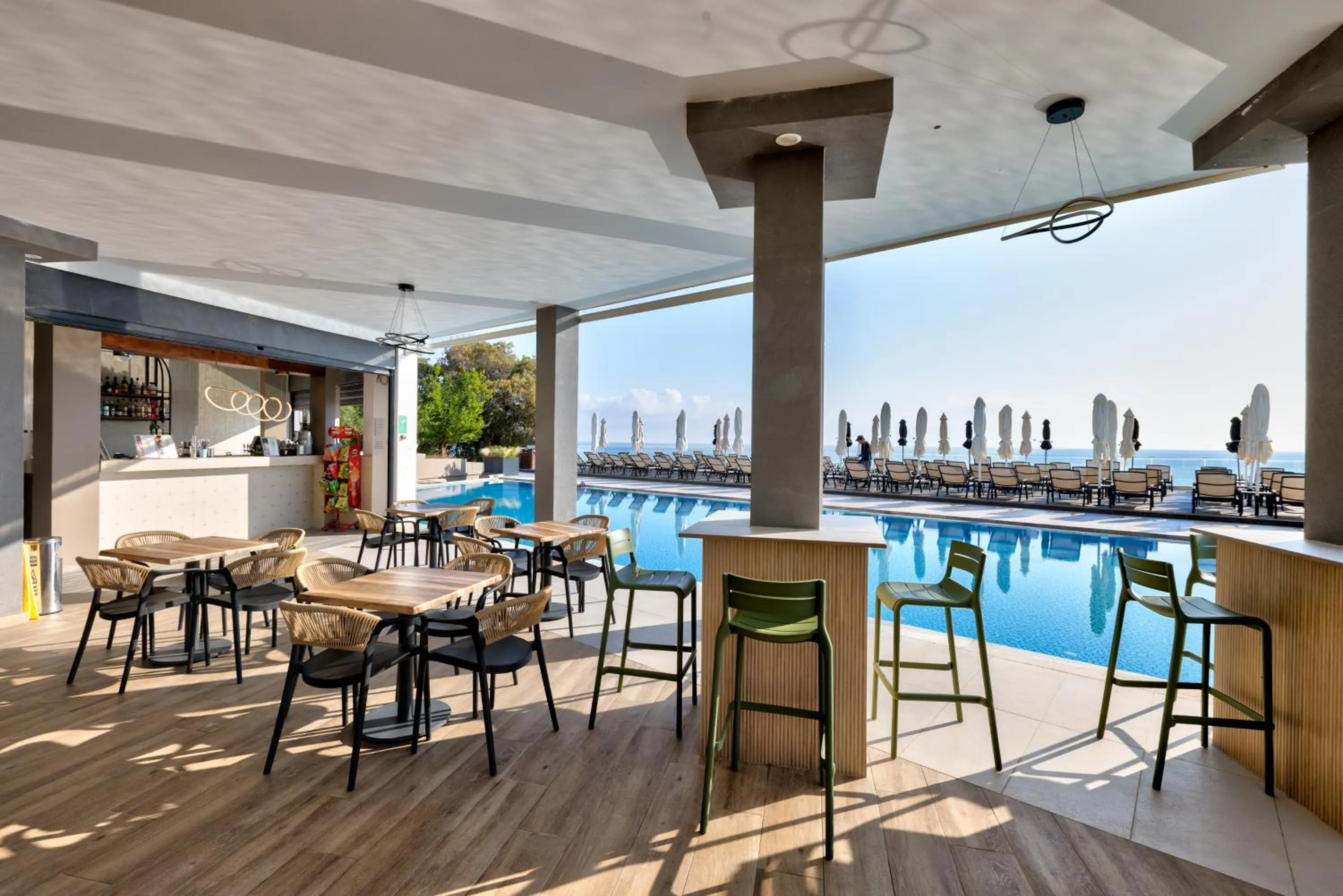 Restaurant/places to eat in Cavo Orient Beach Hotel & Suites