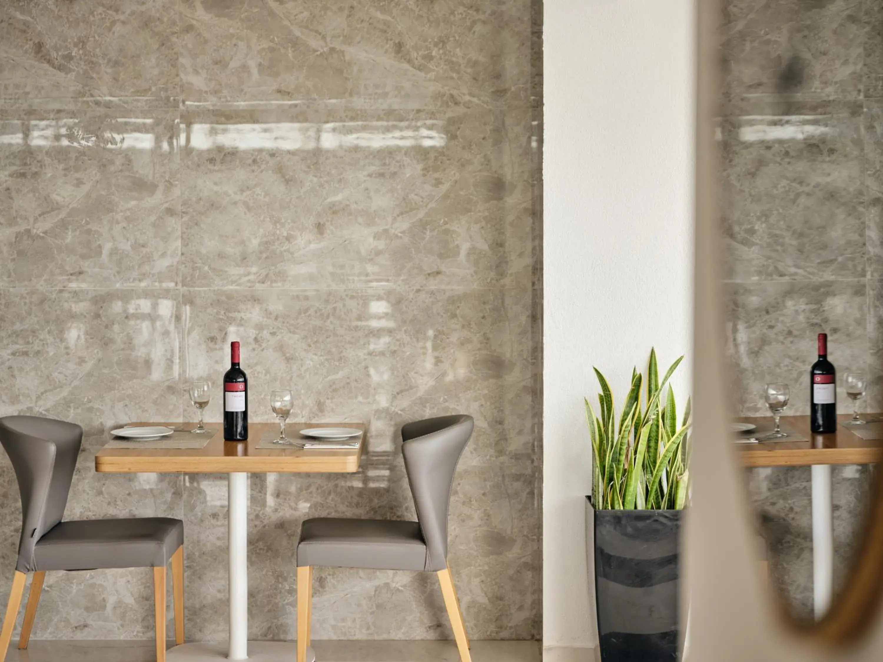 Restaurant/places to eat in Cavo Orient Beach Hotel & Suites Restaurant/places to eat in Cavo Orient Beach Hotel & Suites