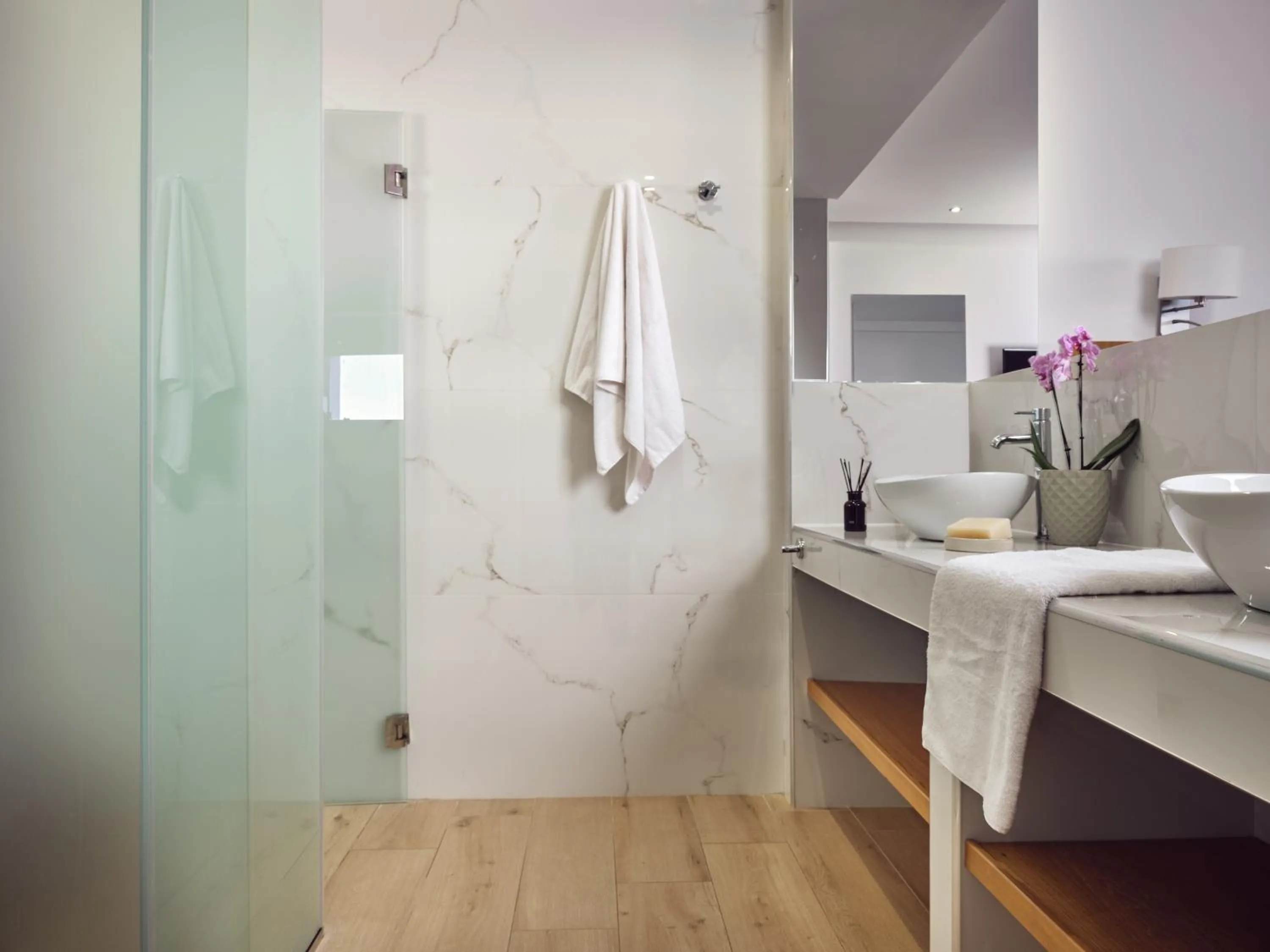 Bathroom, Bed in Cavo Orient Beach Hotel & Suites