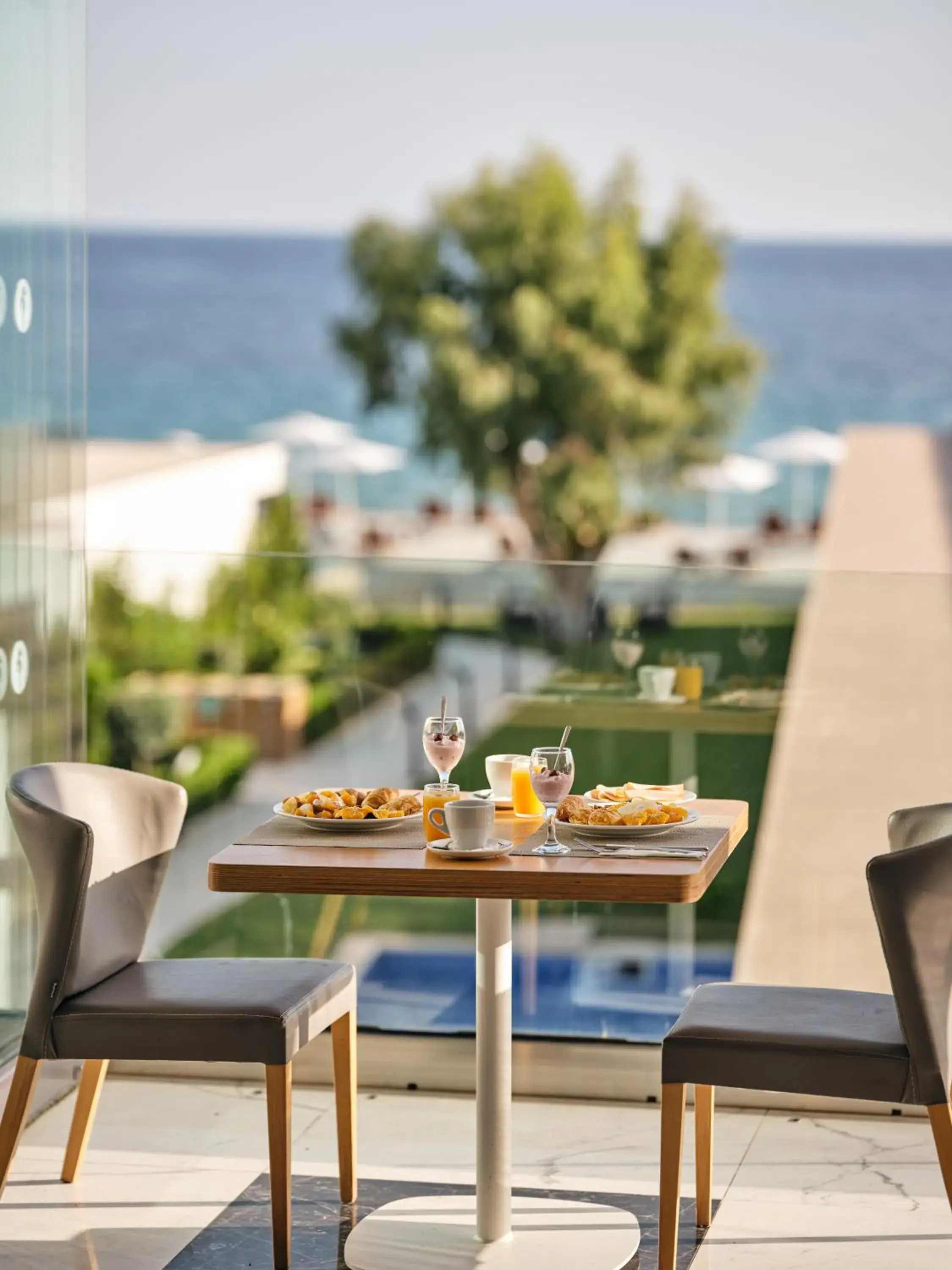 Restaurant/places to eat in Cavo Orient Beach Hotel & Suites Restaurant/places to eat in Cavo Orient Beach Hotel & Suites