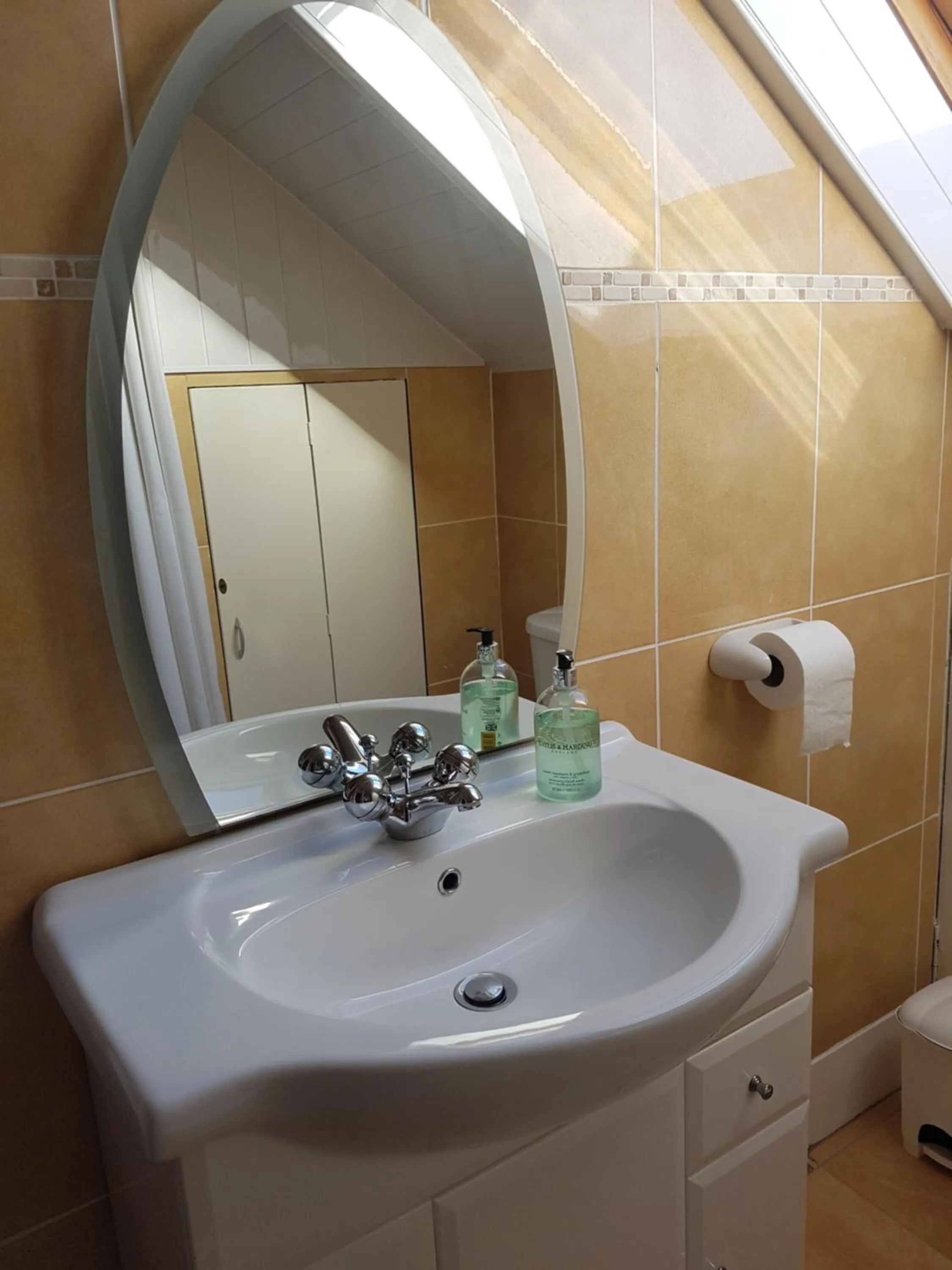 Bathroom in Ardshiel Hotel