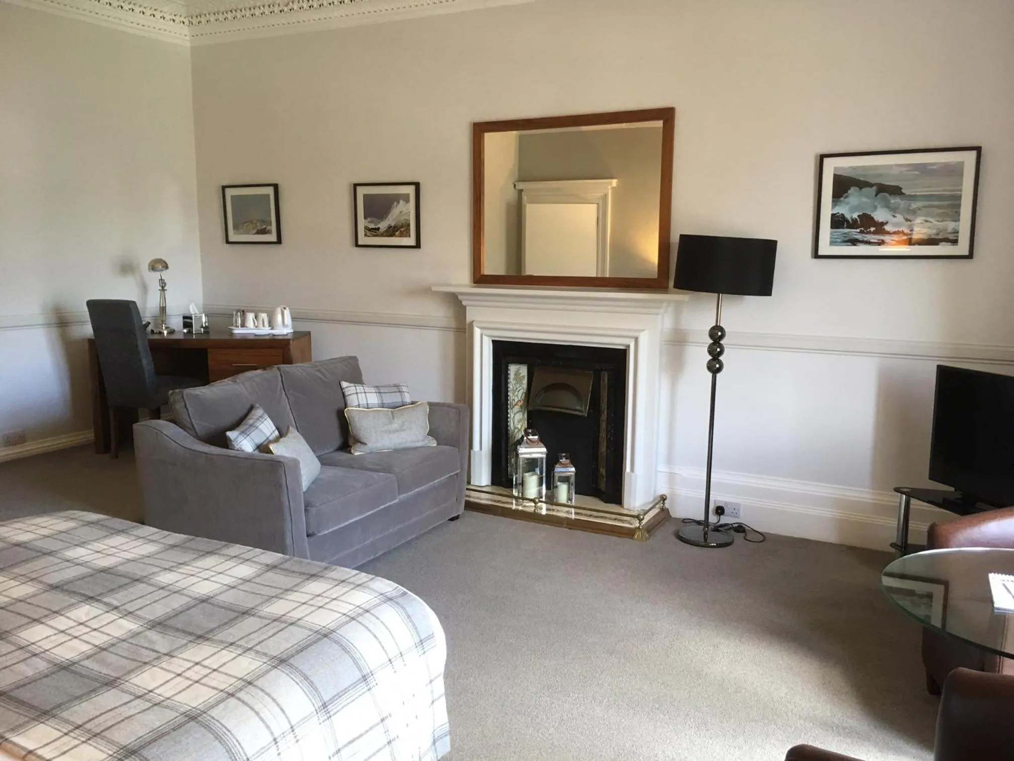 Seating area, Bed in Ardshiel Hotel