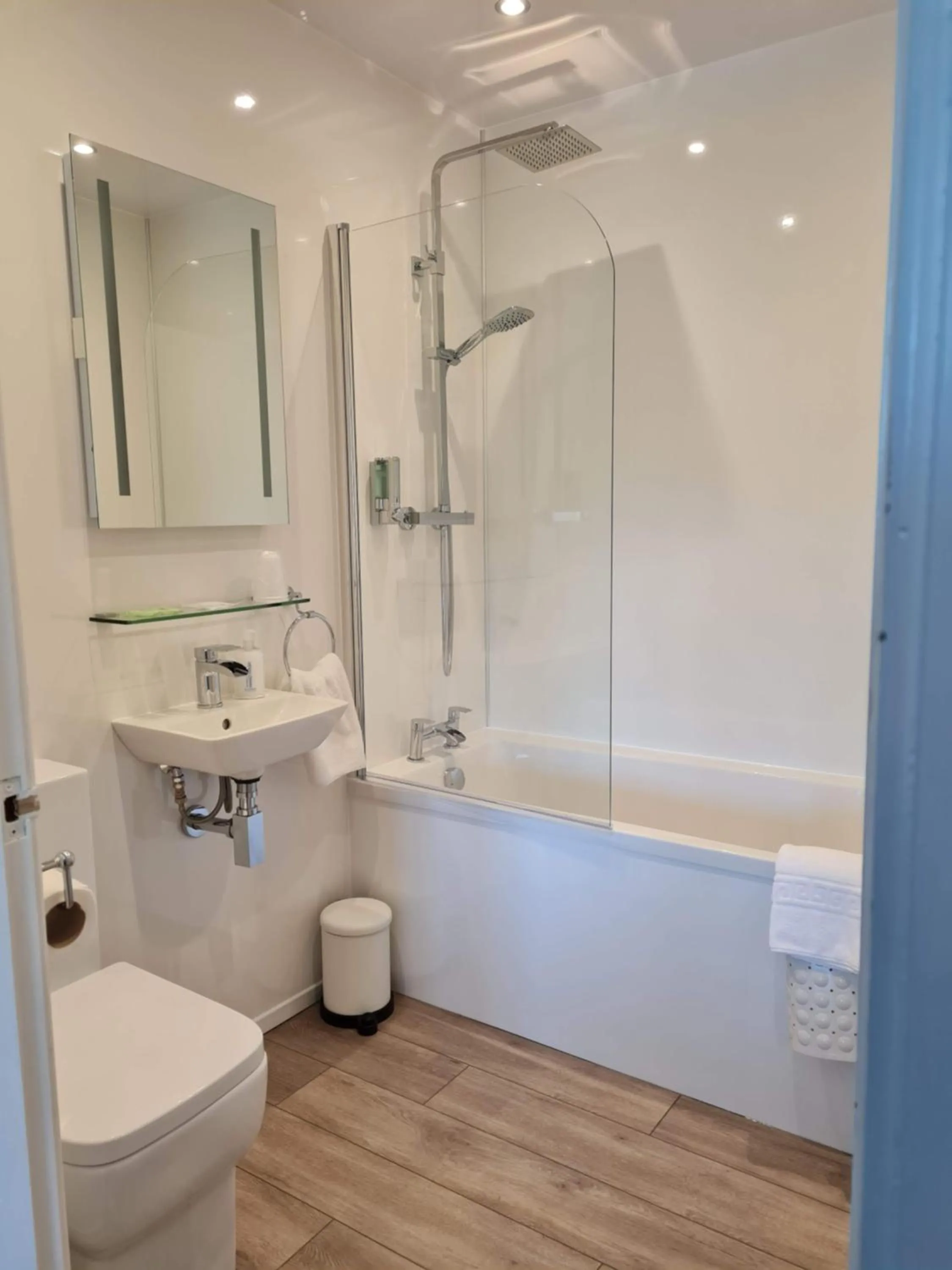 Shower in Ardshiel Hotel