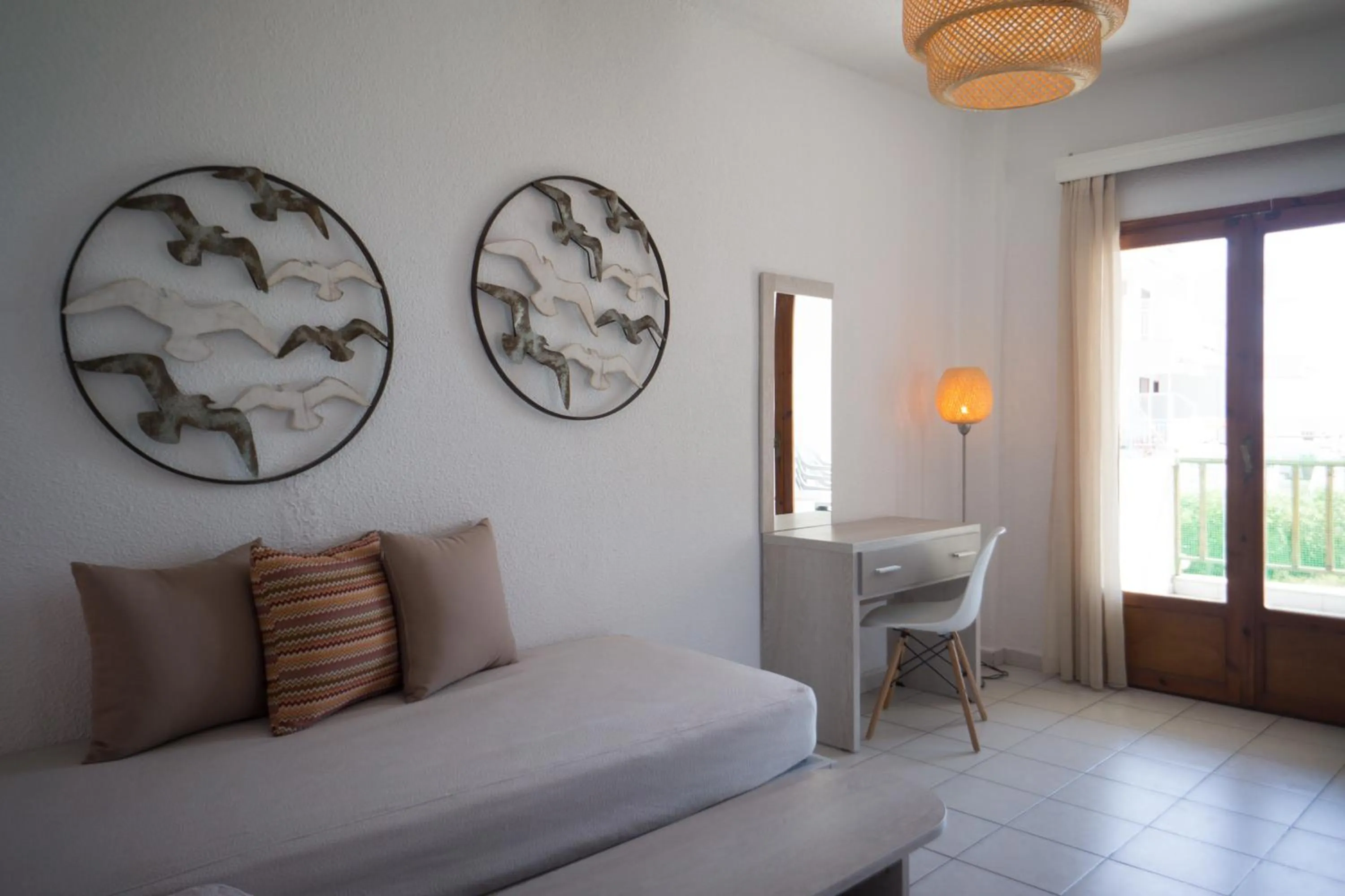 Living room, Bed in Alkinoos Beach Hotel