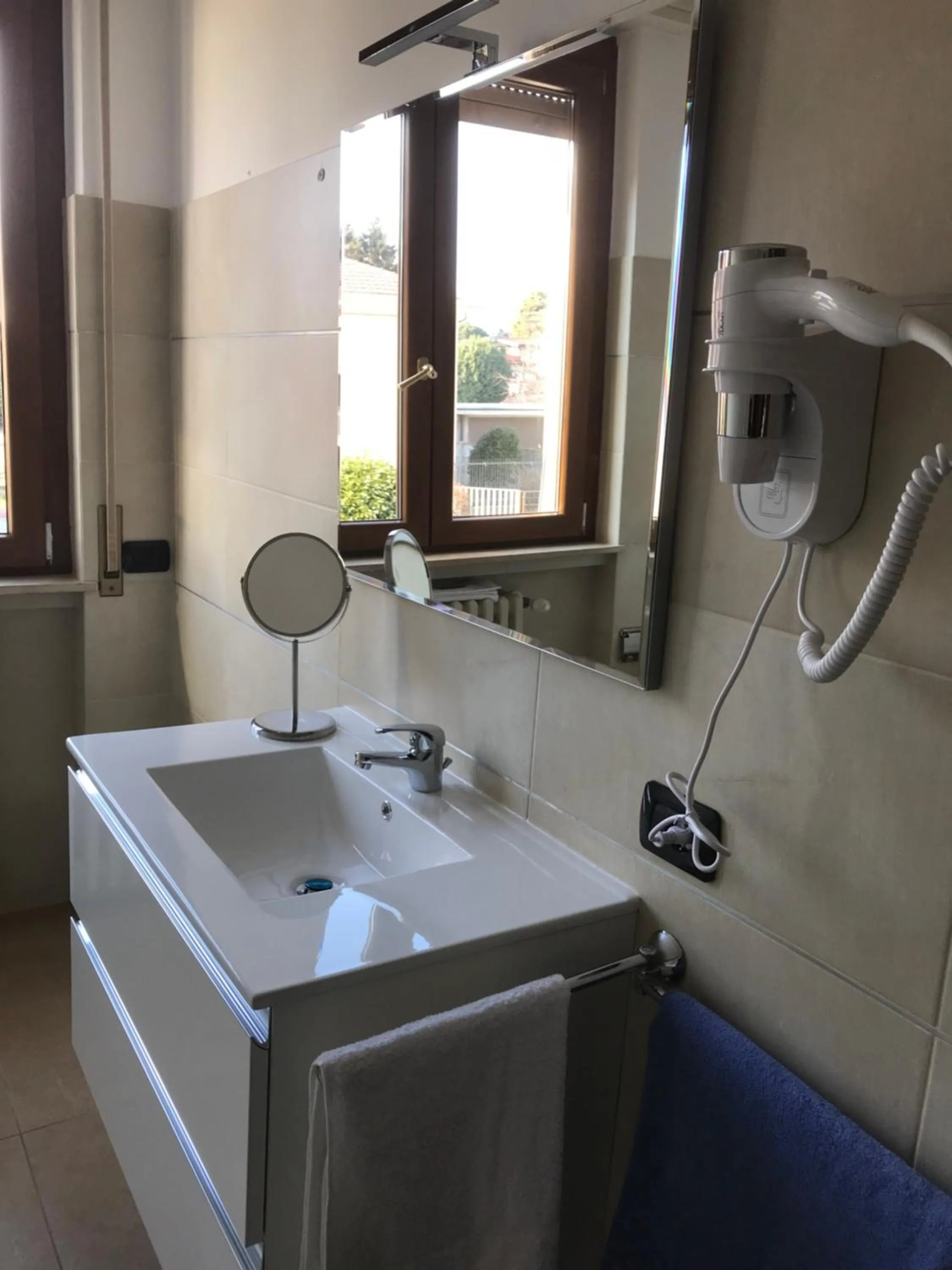 Bathroom in Color House Malpensa B&B