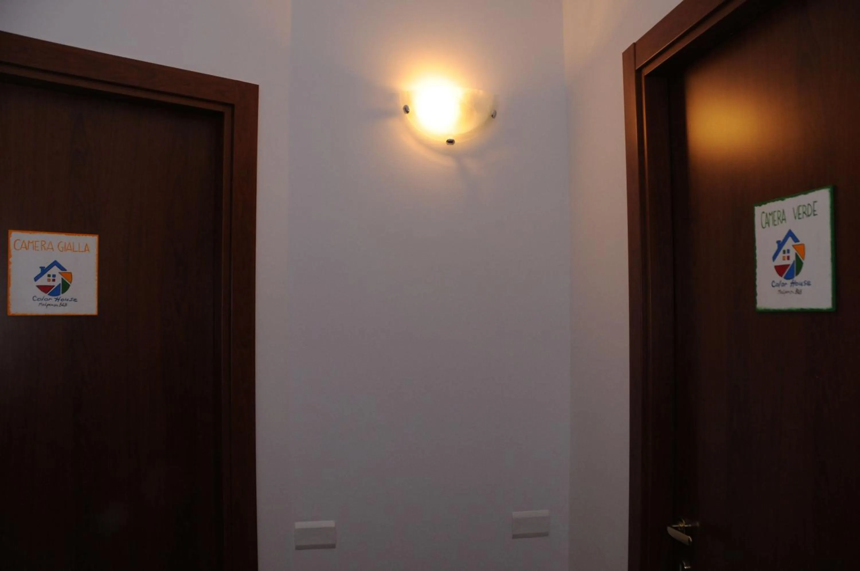 Decorative detail in Color House Malpensa B&B