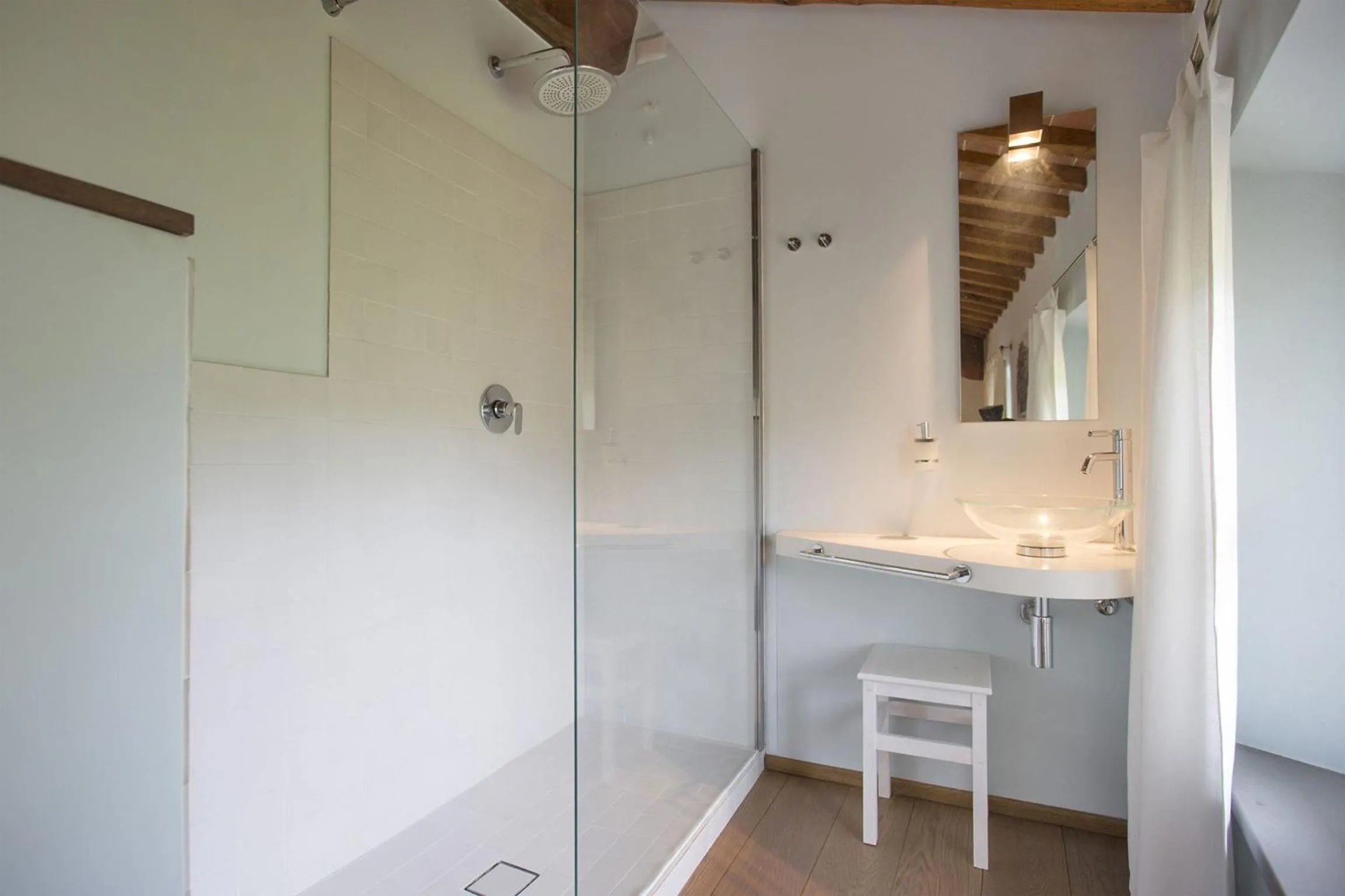 Bathroom in Santo Stefano 10 by Salogi Villas