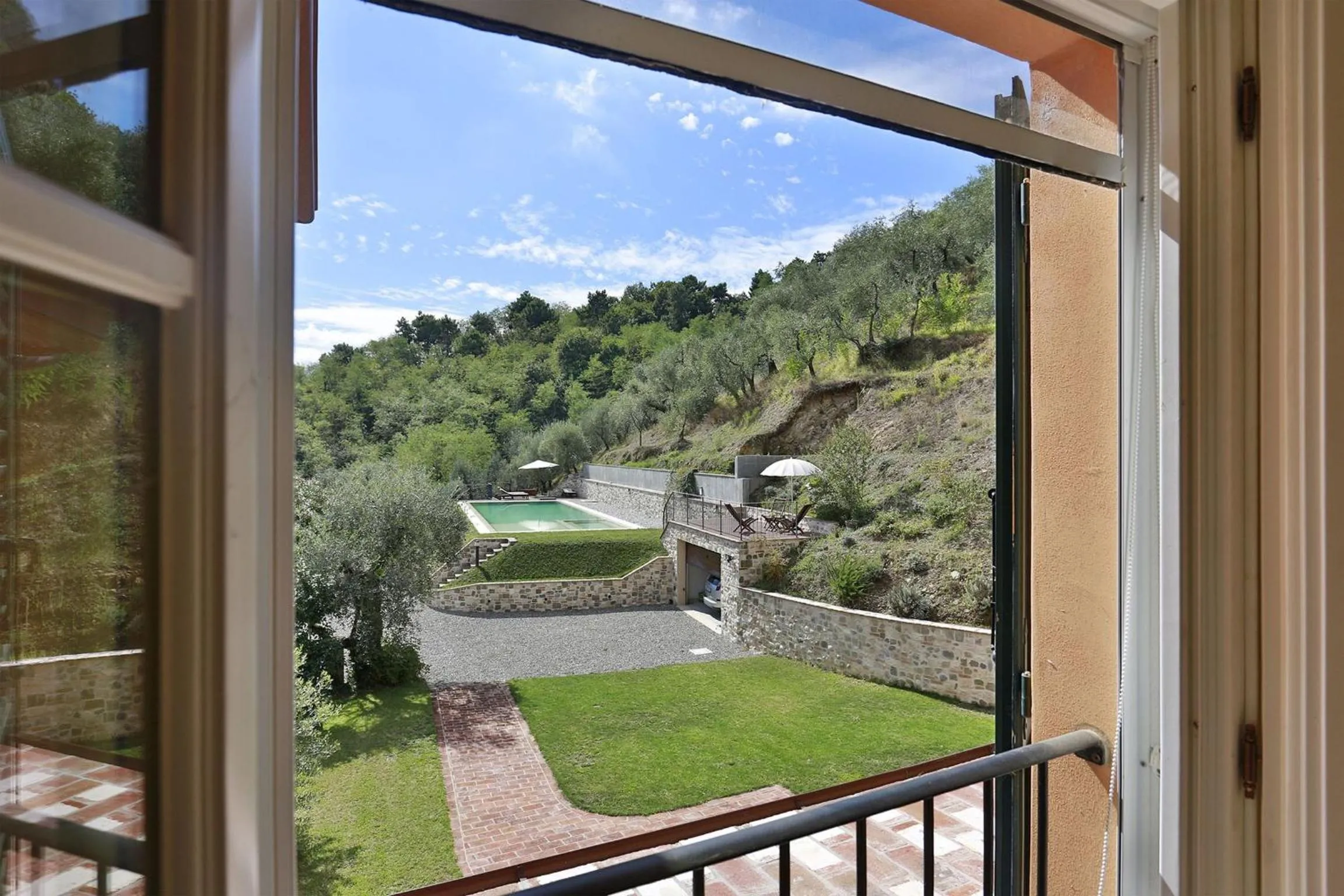 Garden in Santo Stefano 10 by Salogi Villas