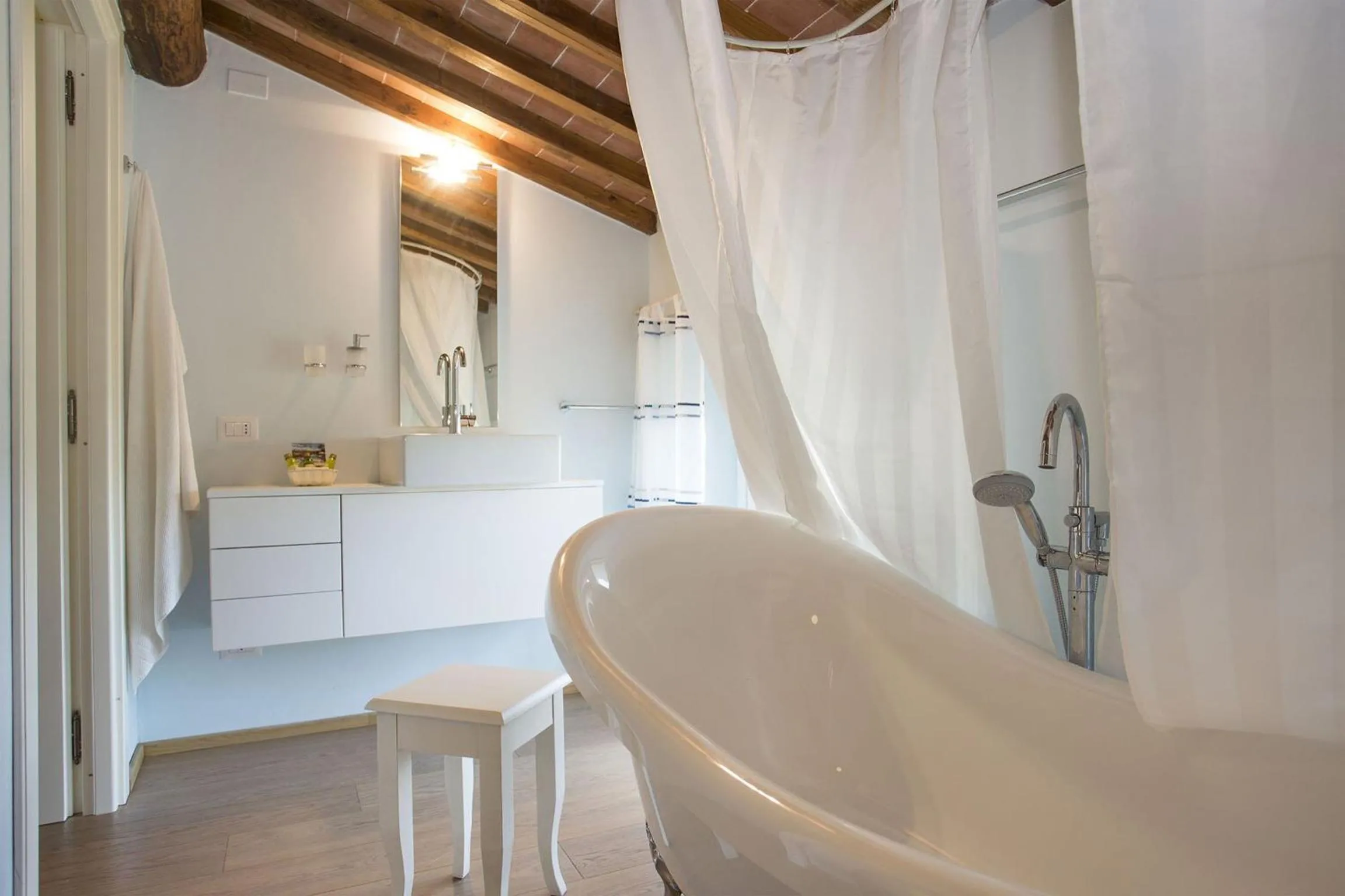 Bathroom in Santo Stefano 10 by Salogi Villas