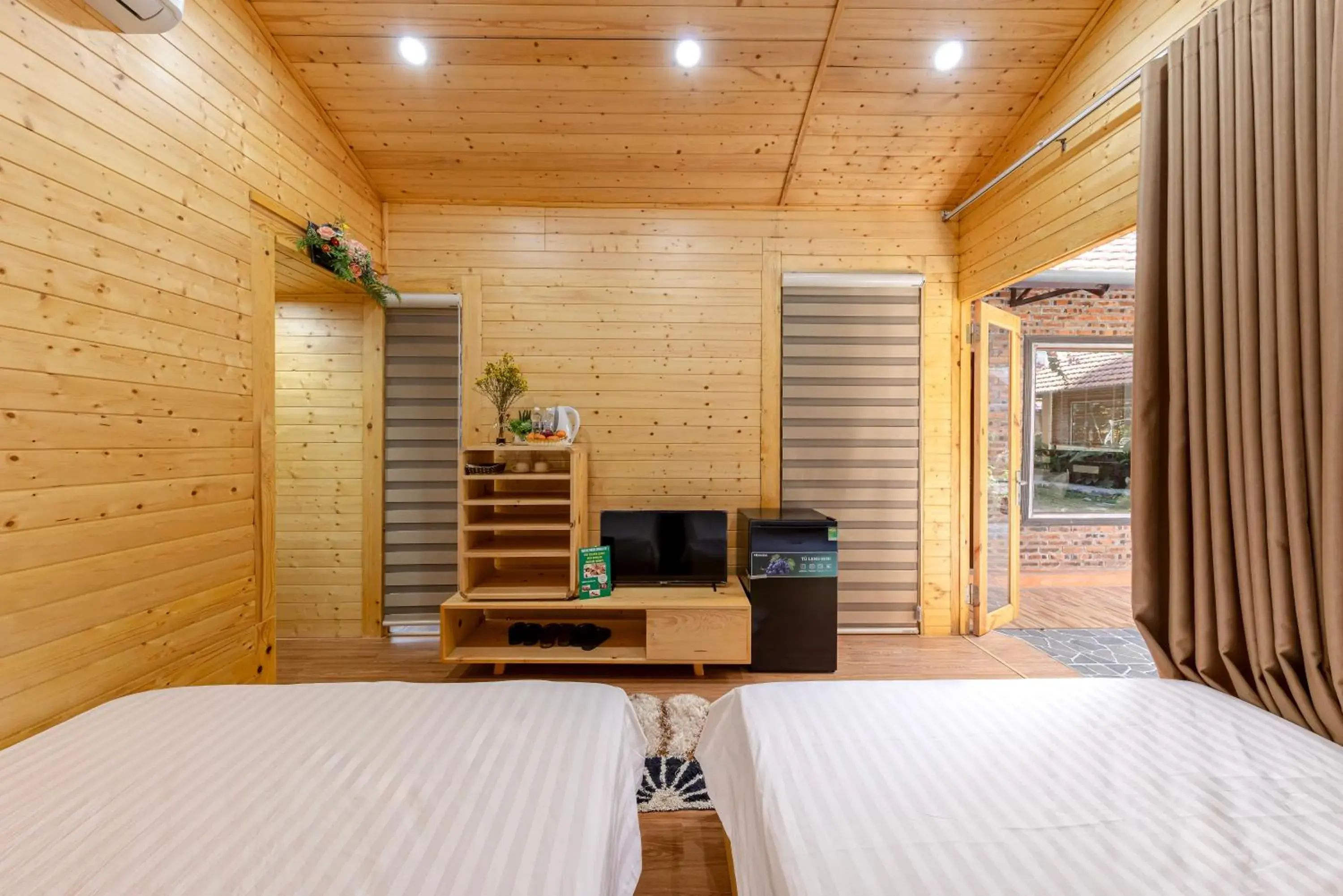 TV and multimedia, Bed in Tam Coc Friends Bungalow Ninh Bình TV and multimedia, Bed in Tam Coc Friends Bungalow Ninh Bình