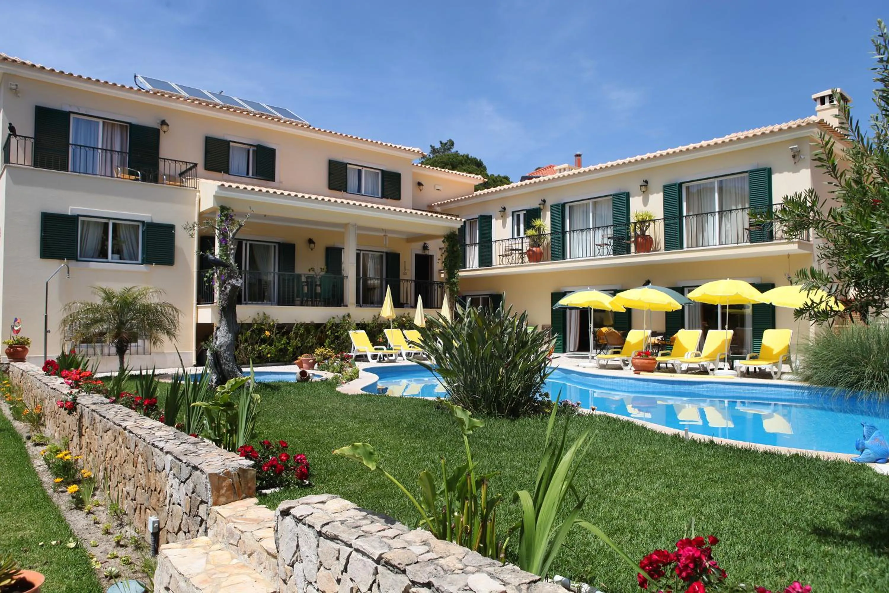 Property building in Vila De Sol