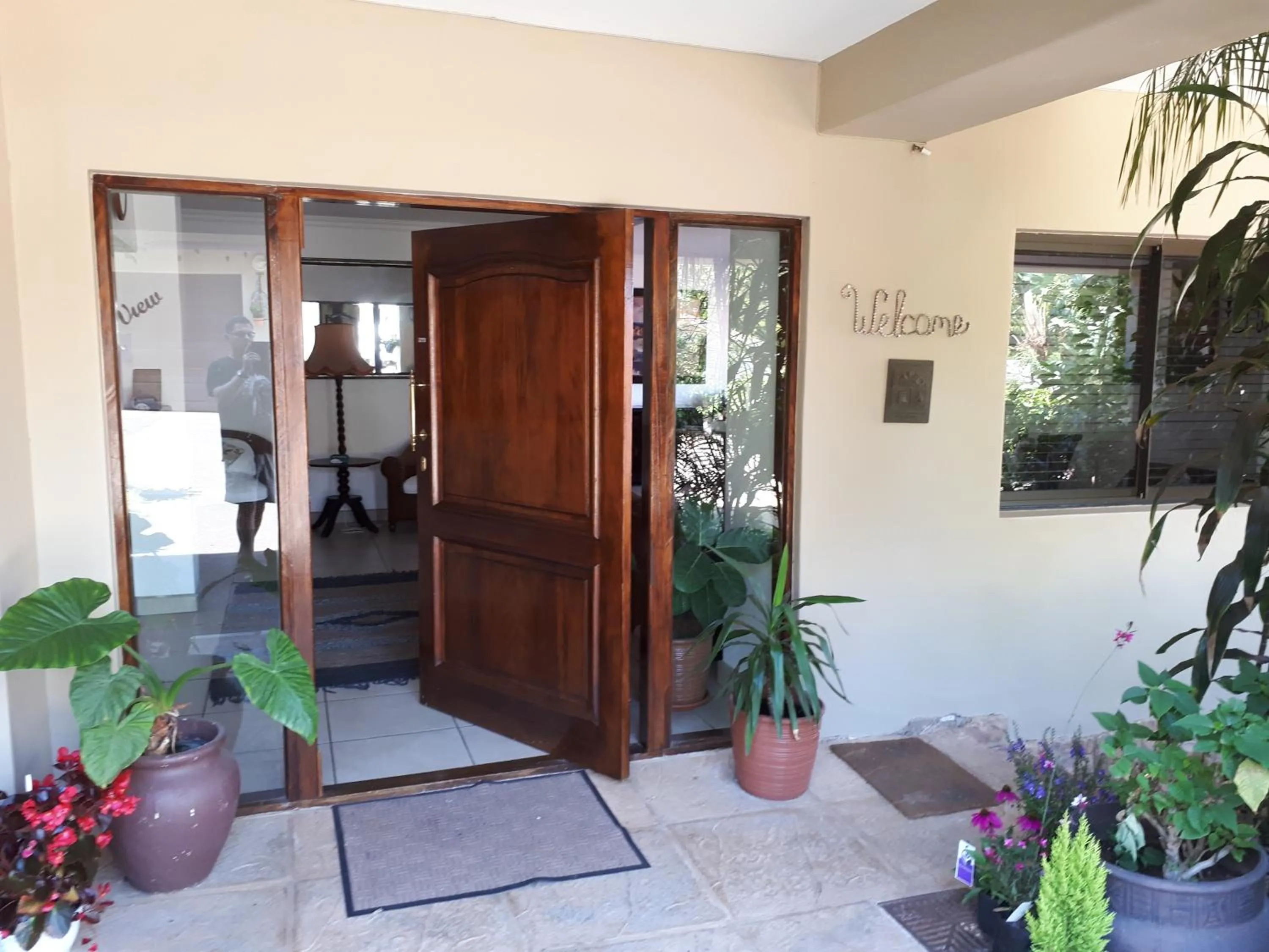 Facade/entrance in La Lucia BnB
