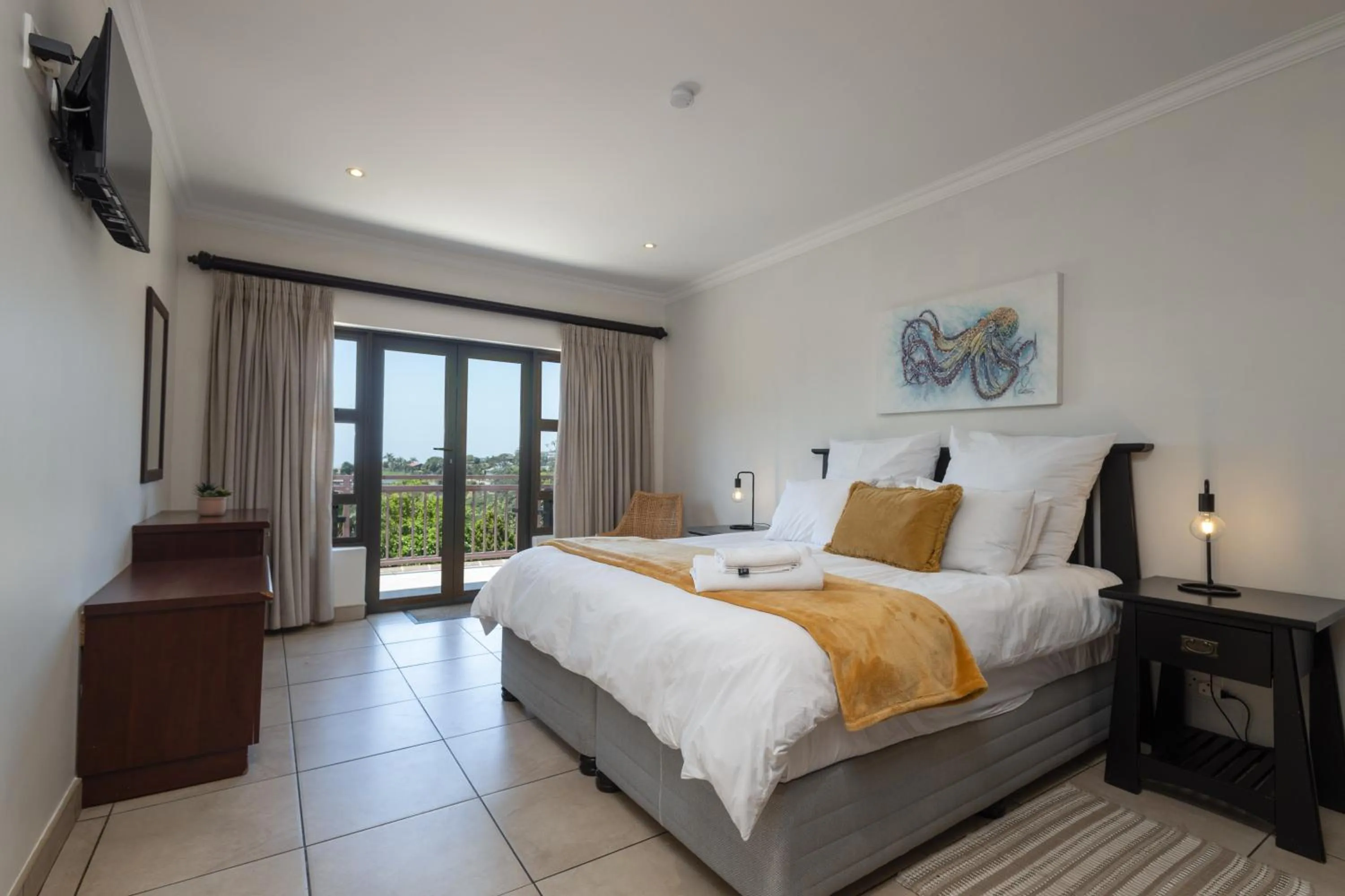 TV and multimedia, Bed in La Lucia BnB