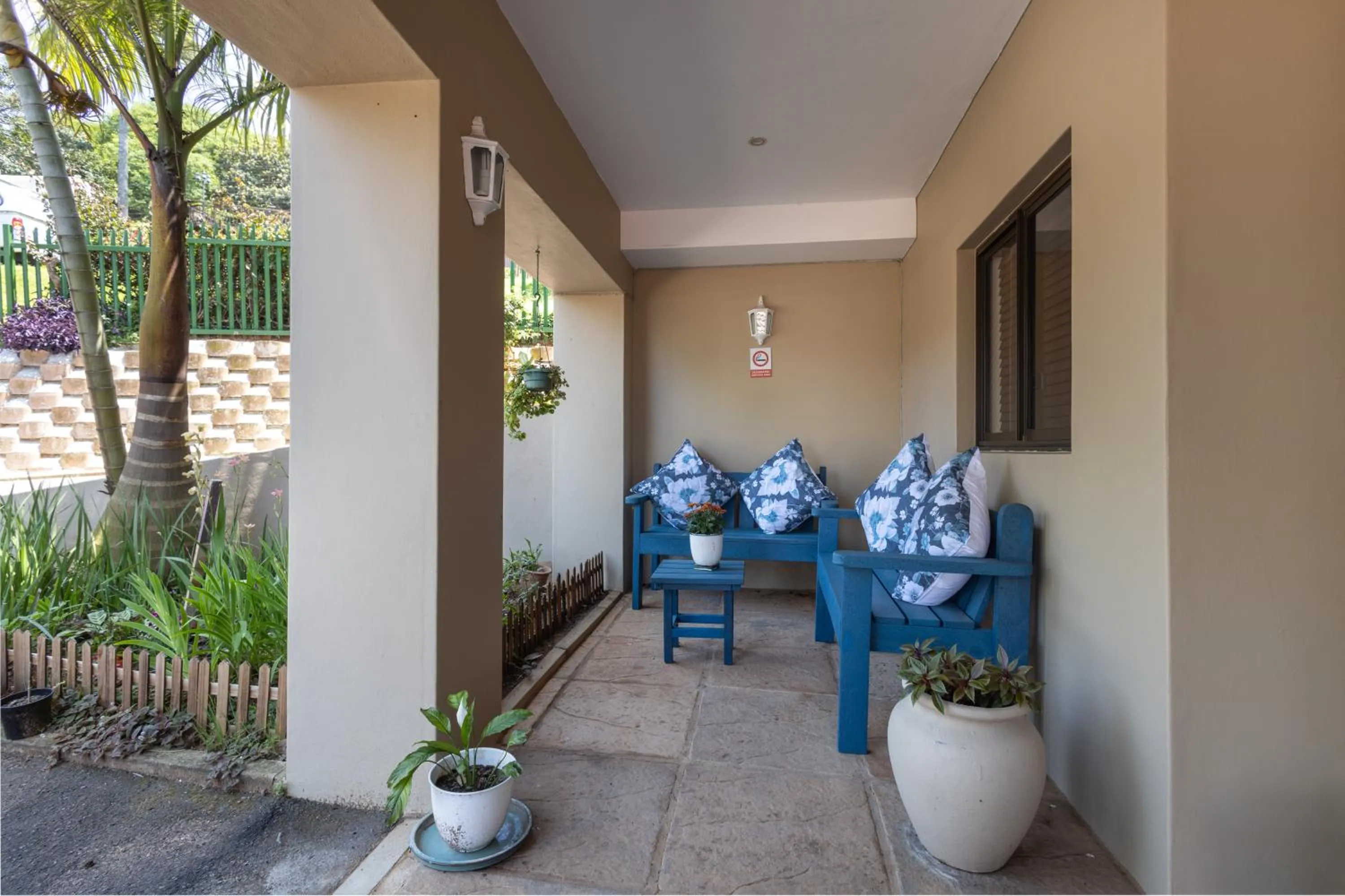 Patio in La Lucia BnB