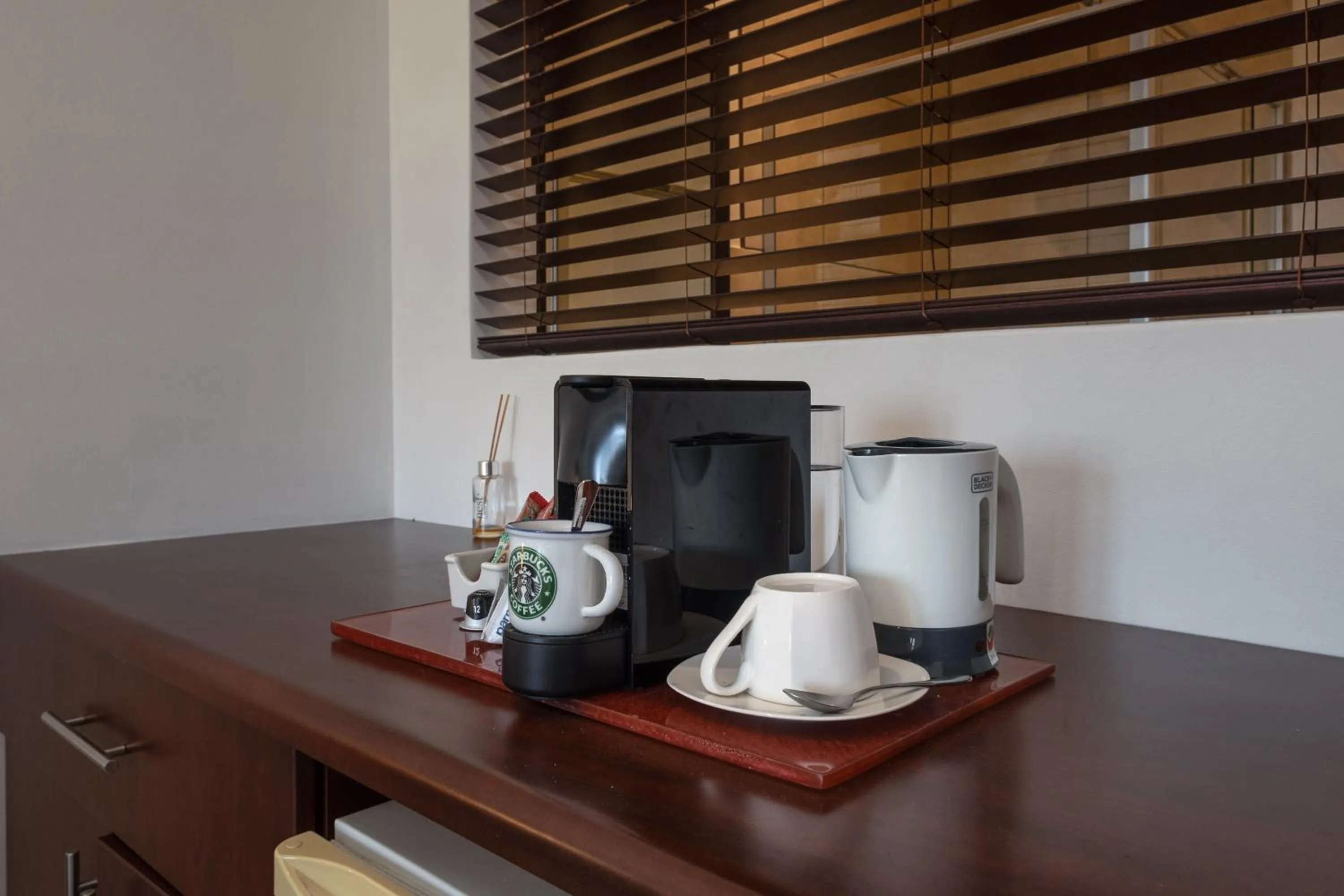 Coffee/tea facilities in La Lucia BnB