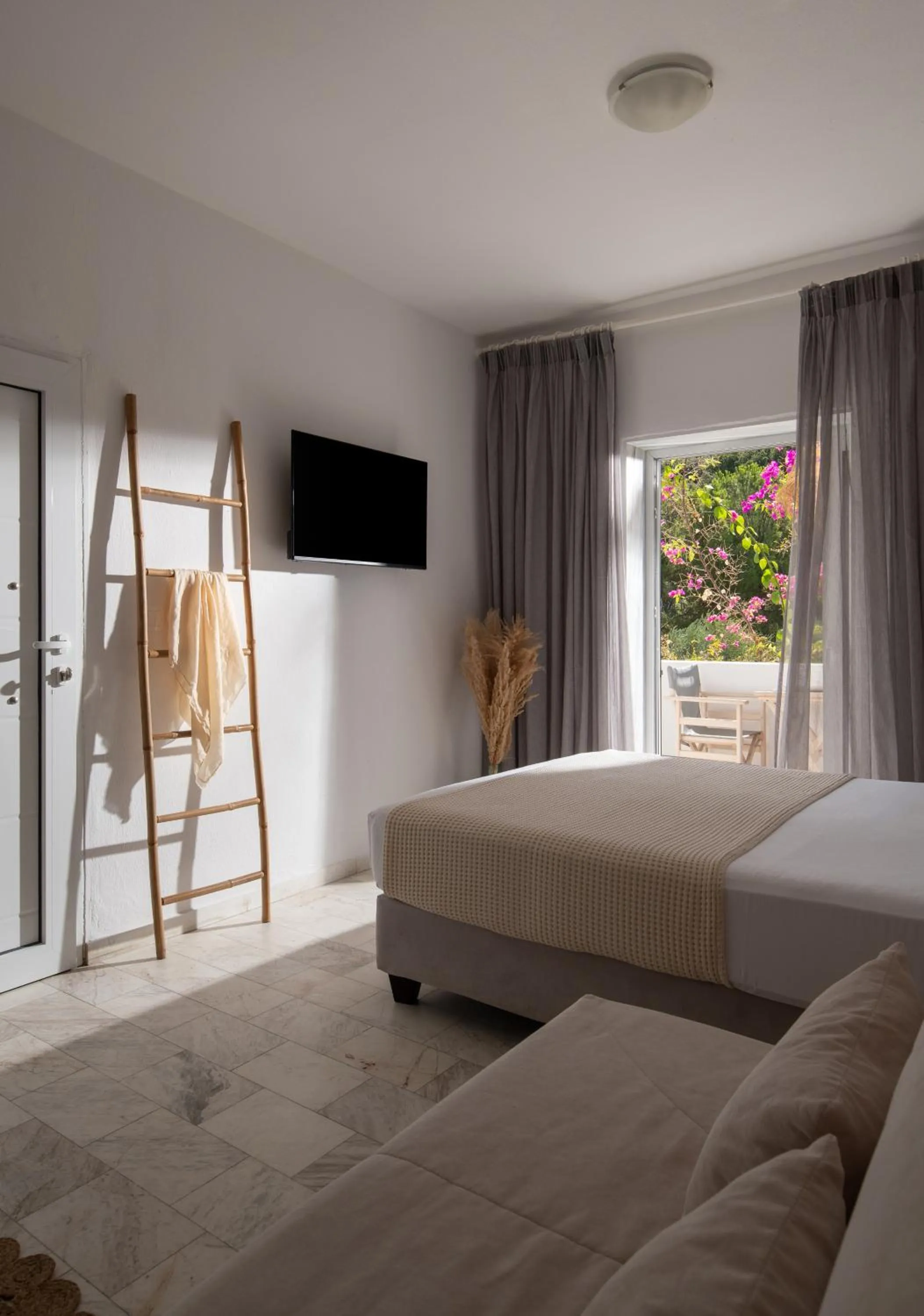 Photo of the whole room, Bed in Haus Risos Next Generation