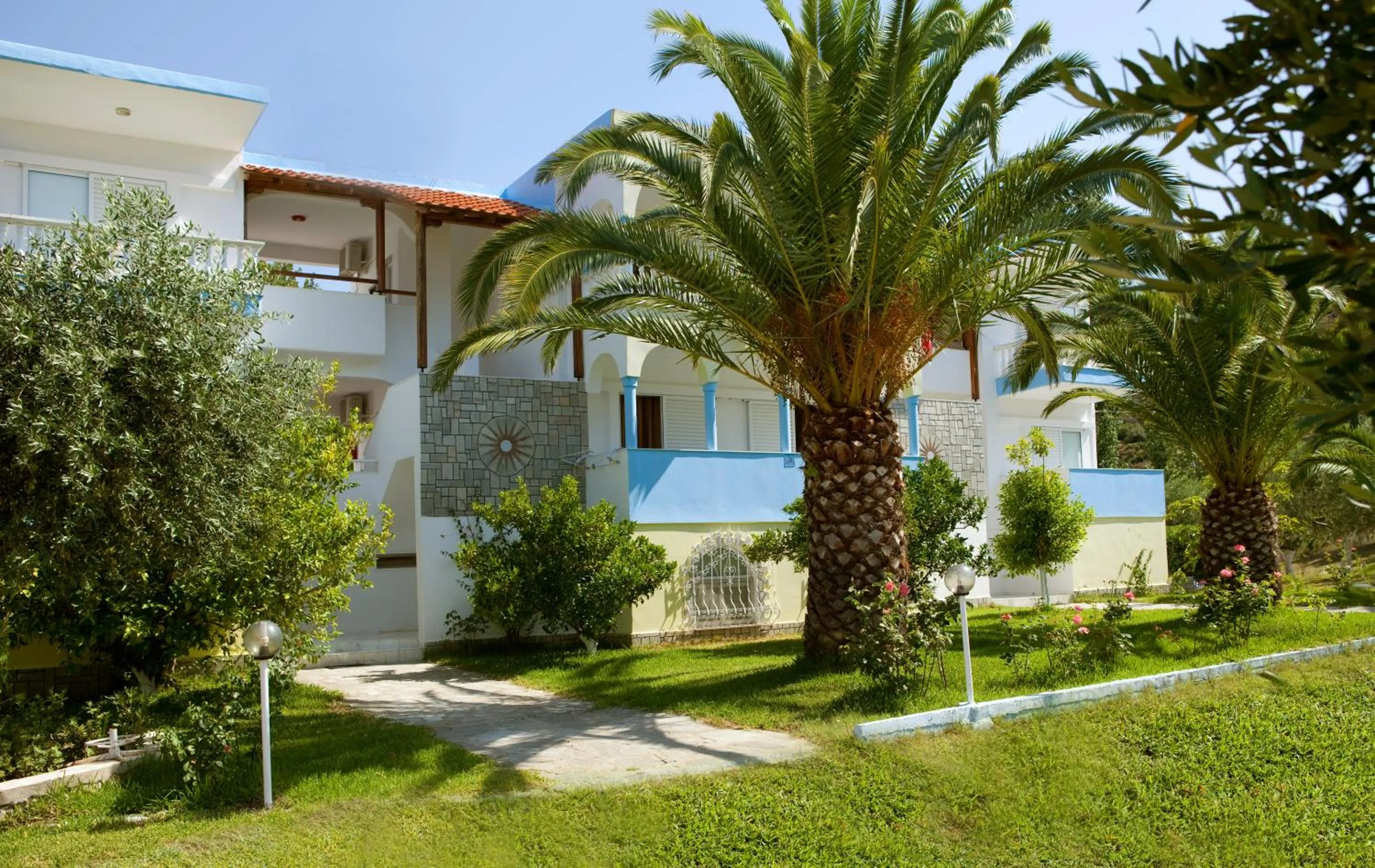 Facade/entrance in Haus Risos Next Generation