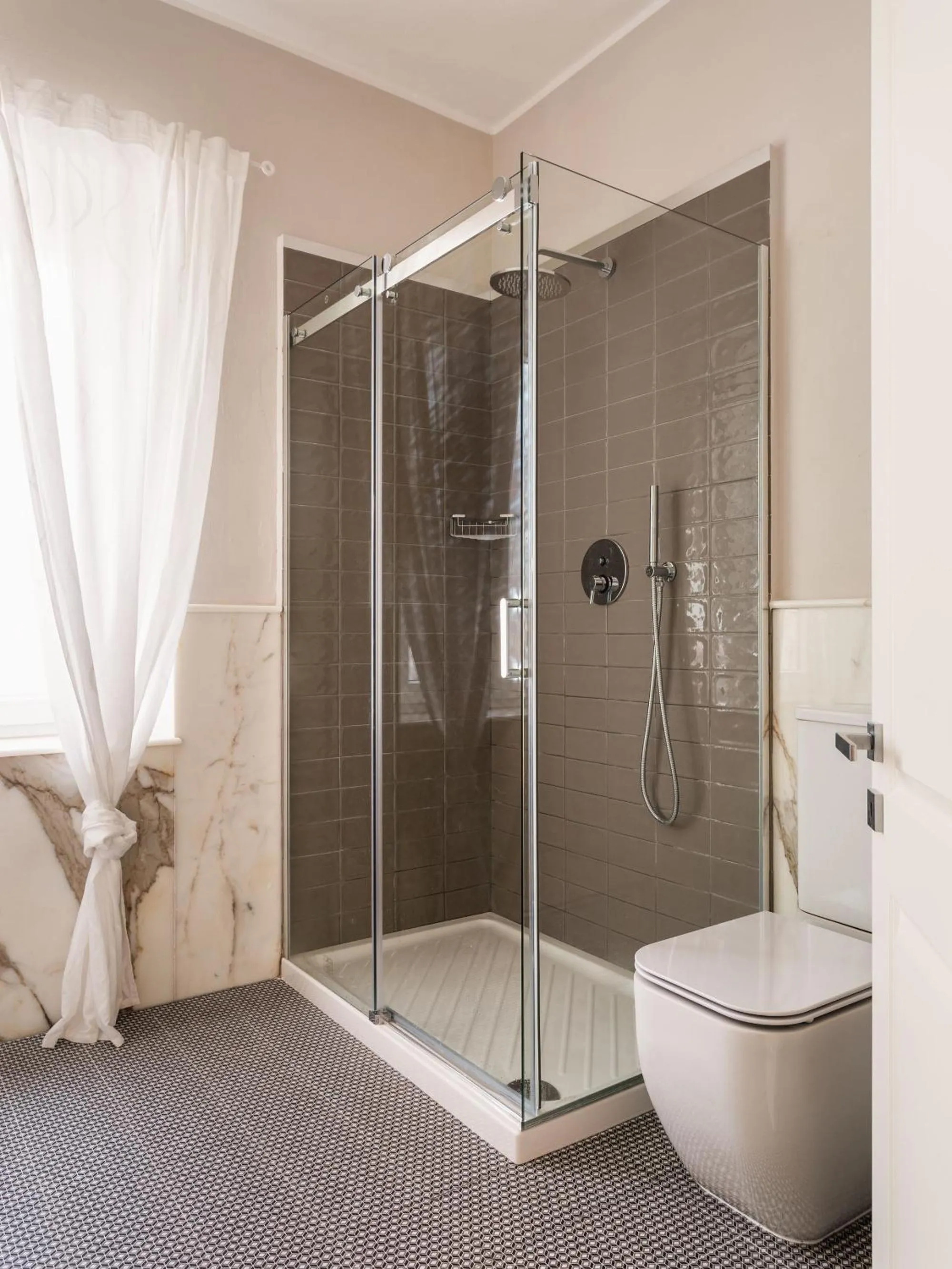 Shower in Villa Borgovecchio B&B